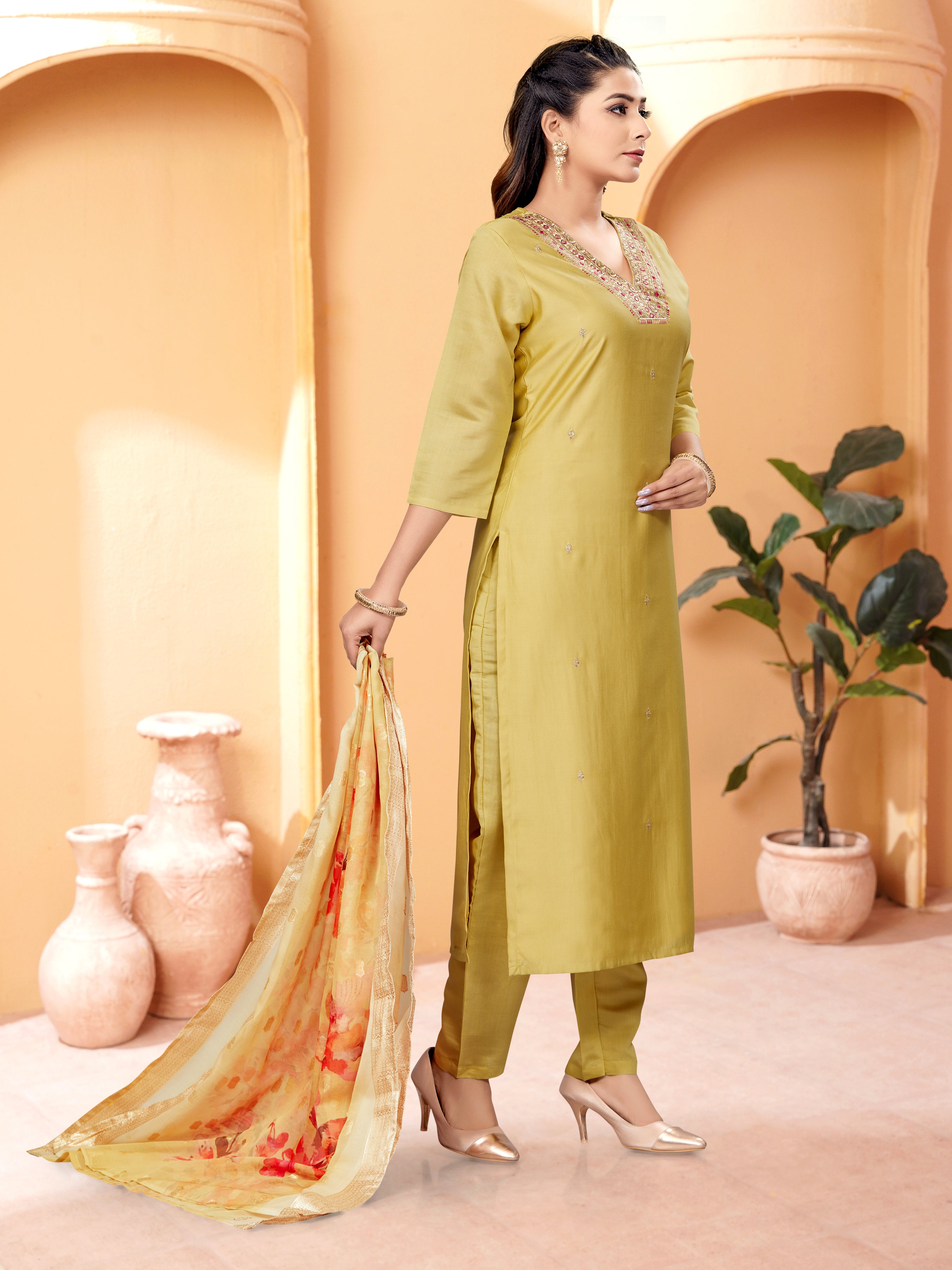 WOMEN Embrodairy Stright Kurta Set