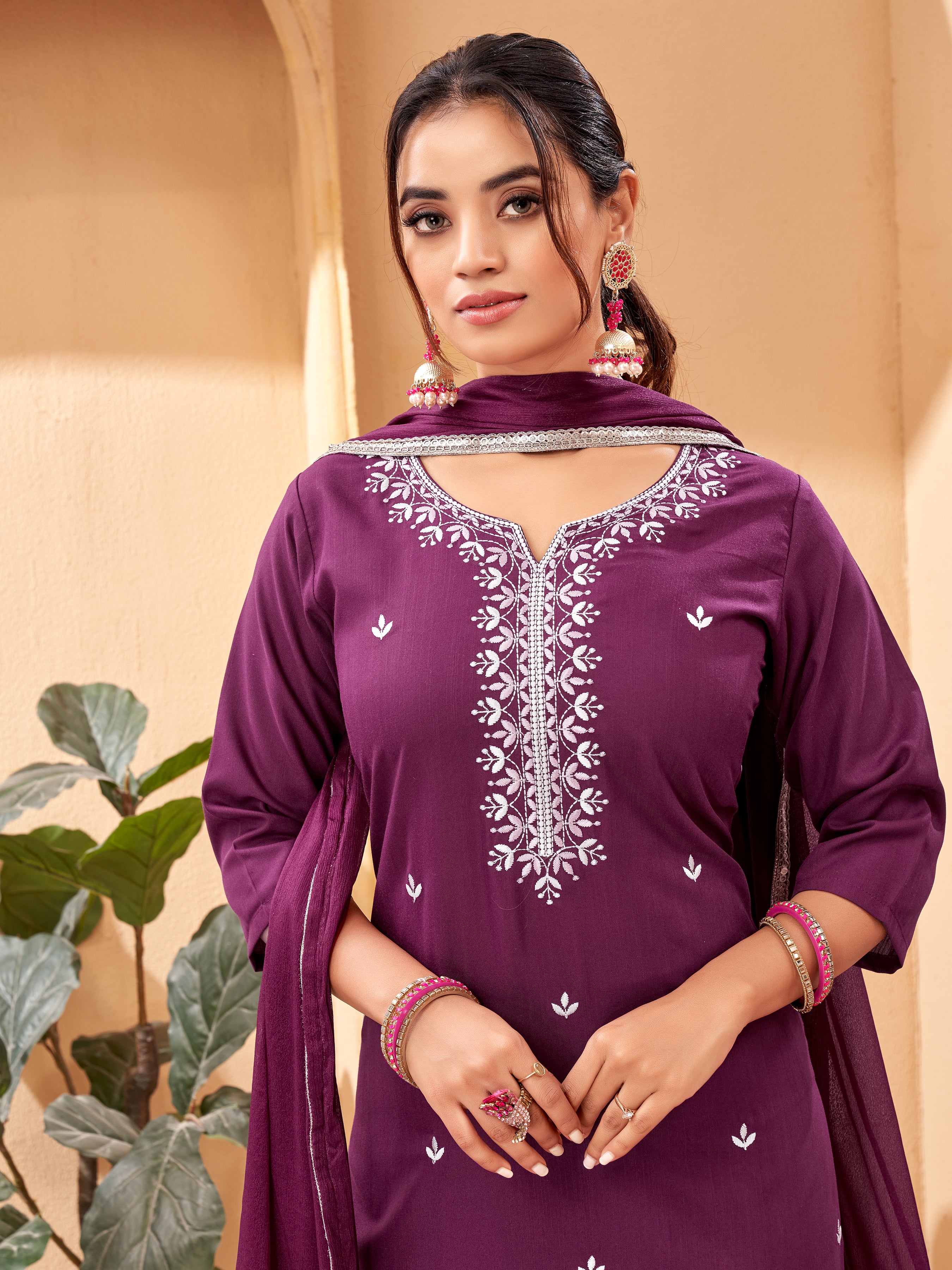 WOMEN Embrodairy Stright Kurta Set