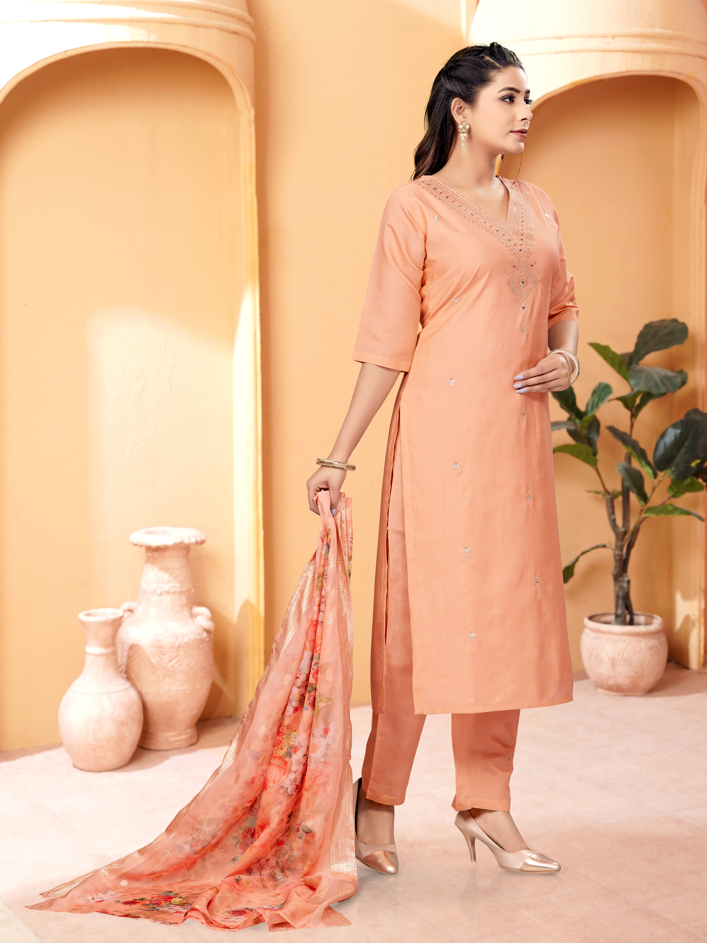 WOMEN Embrodairy Stright Kurta Set