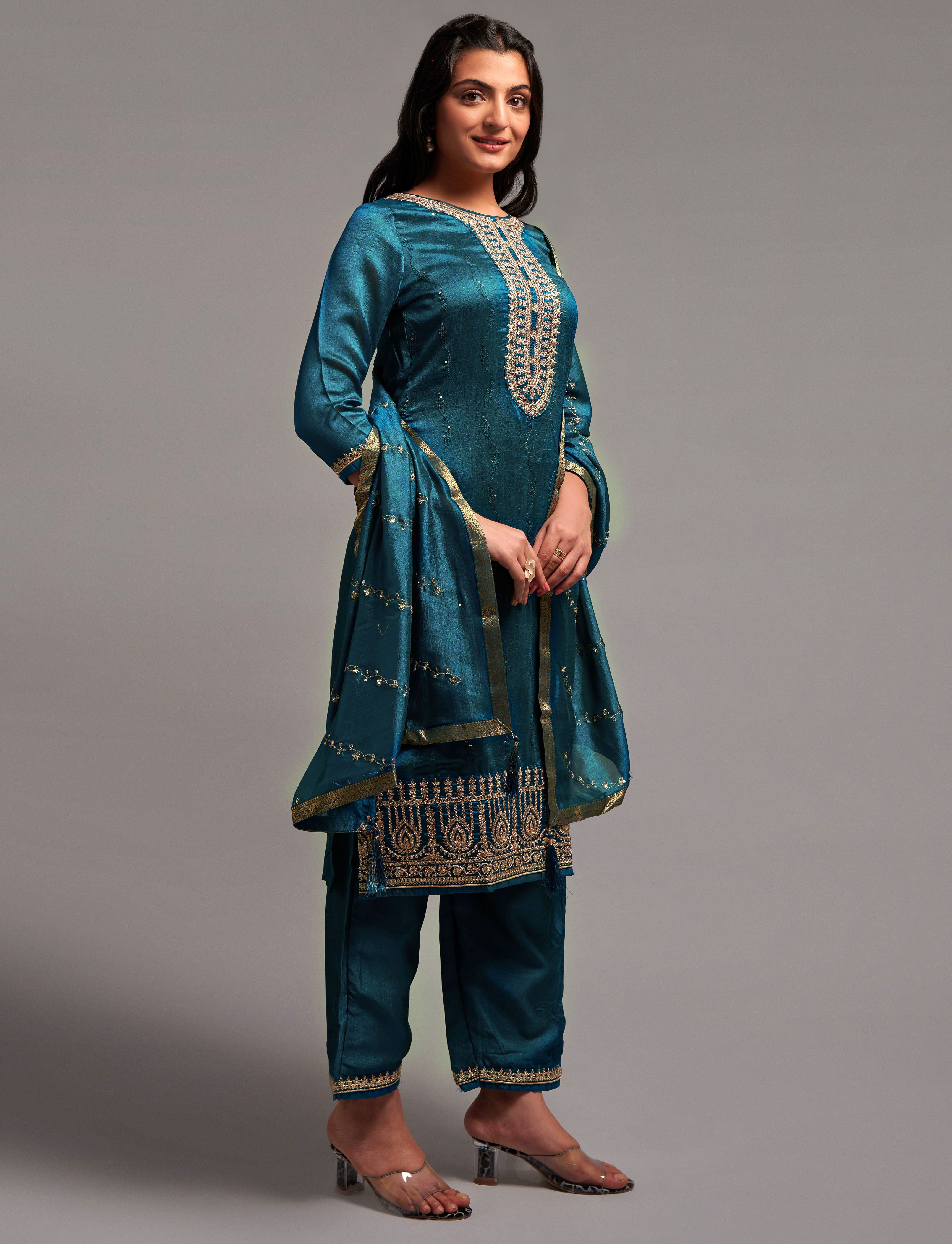 Women Sequin Embroidered Silk Blend kurta set