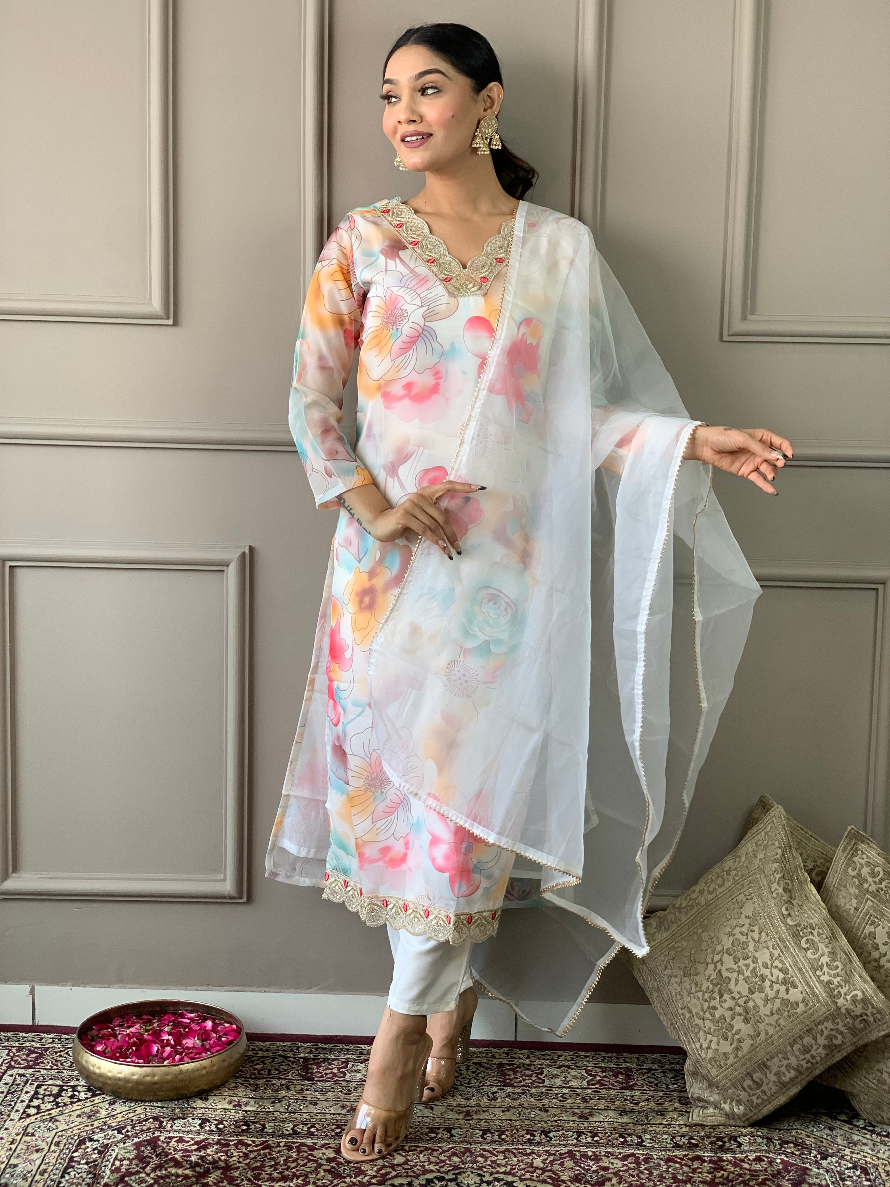 Women Floral Printed Organza Kurta Set