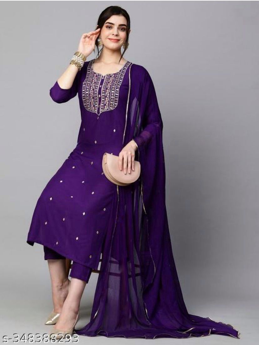Women Embroidered Rayon Slub kurta set
