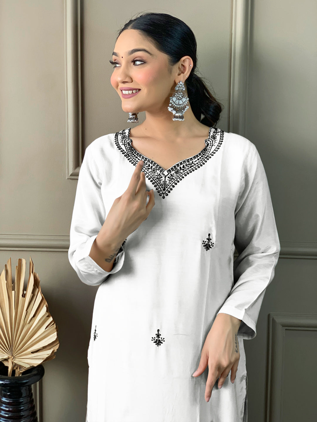 Women's White Embroidery Straight Kurta Pant With Dupatta