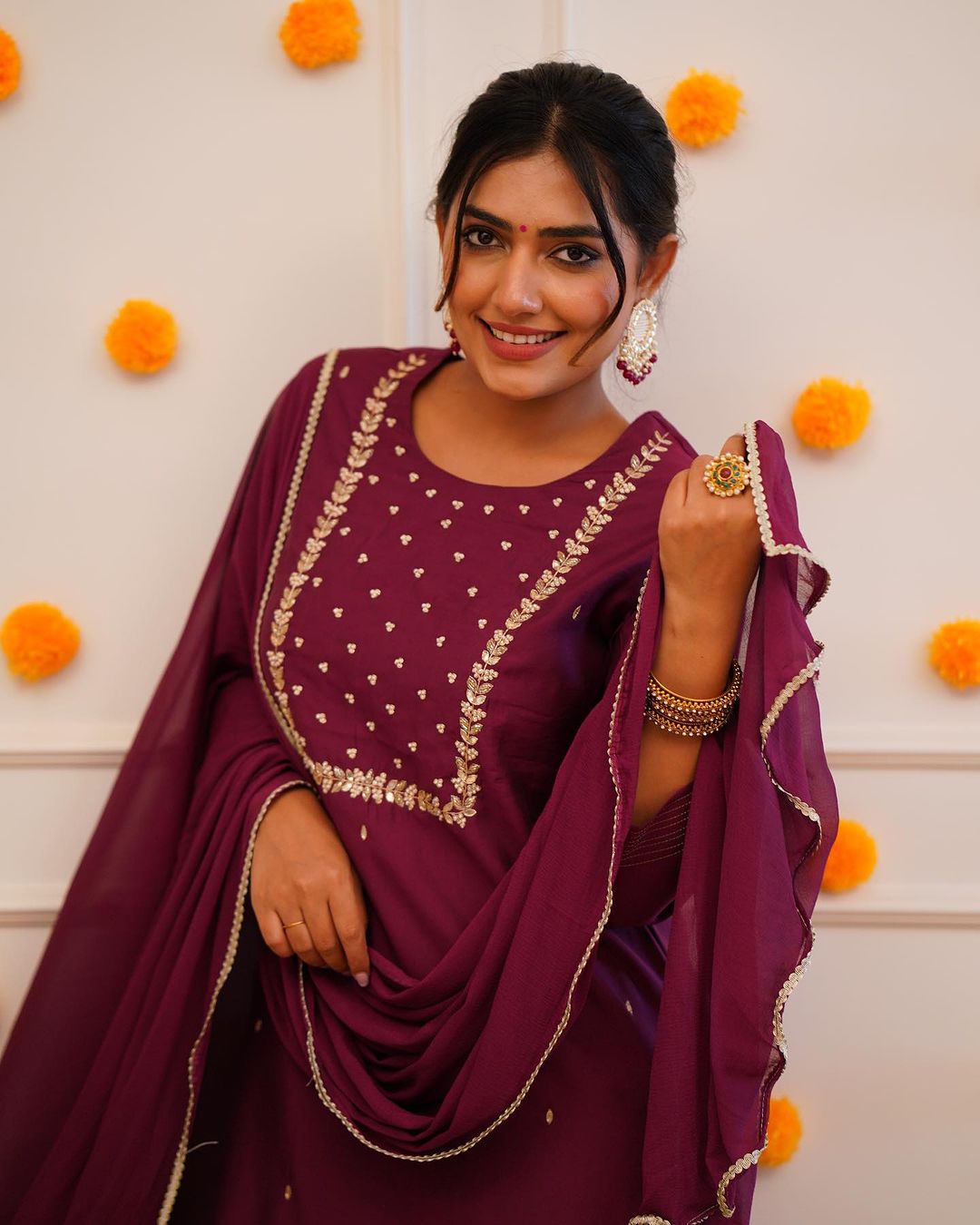 WOMEN EMBRODAIRY RAYON SLUB KURTA SET