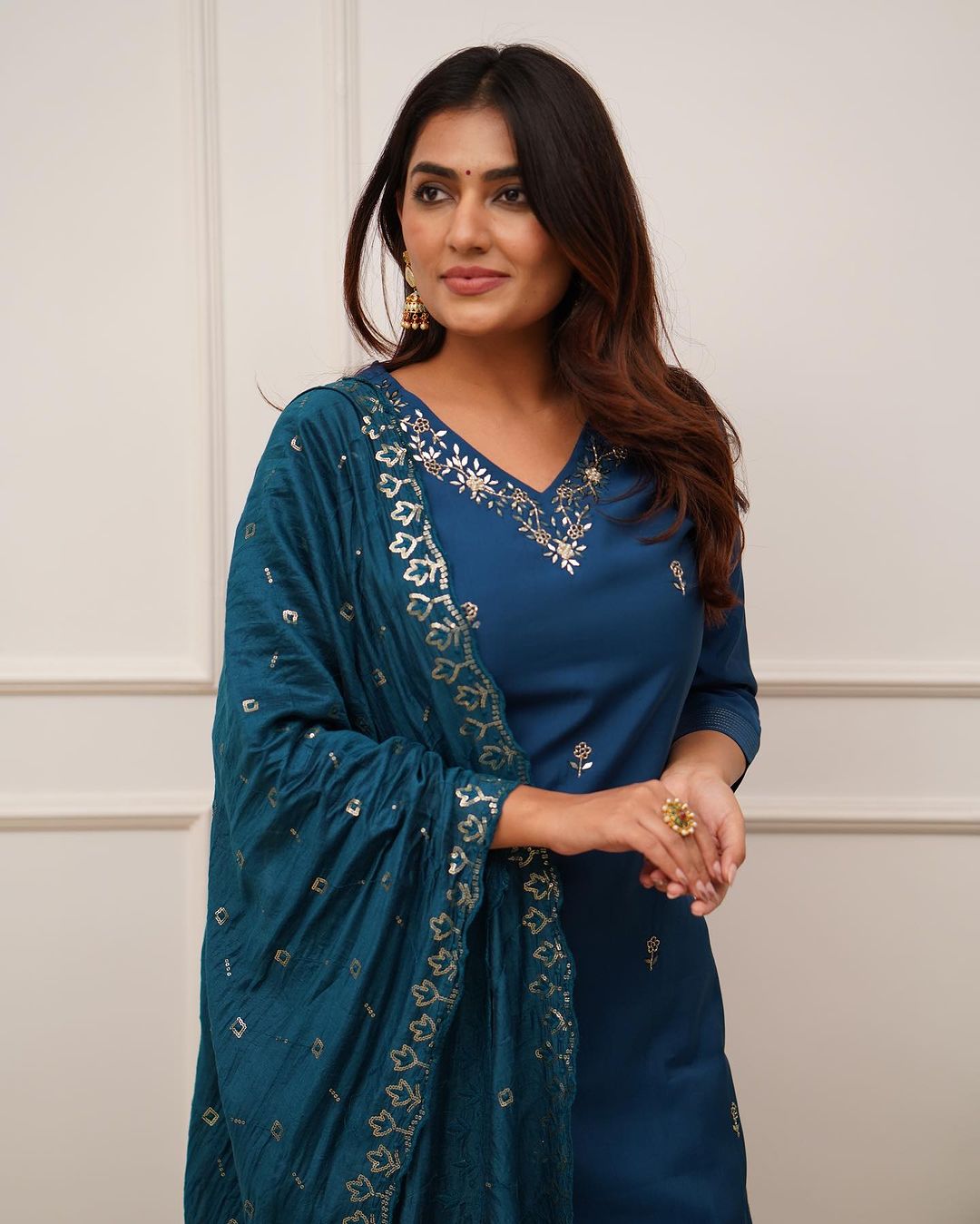 Women Embroidered Anarkali Kurta Set