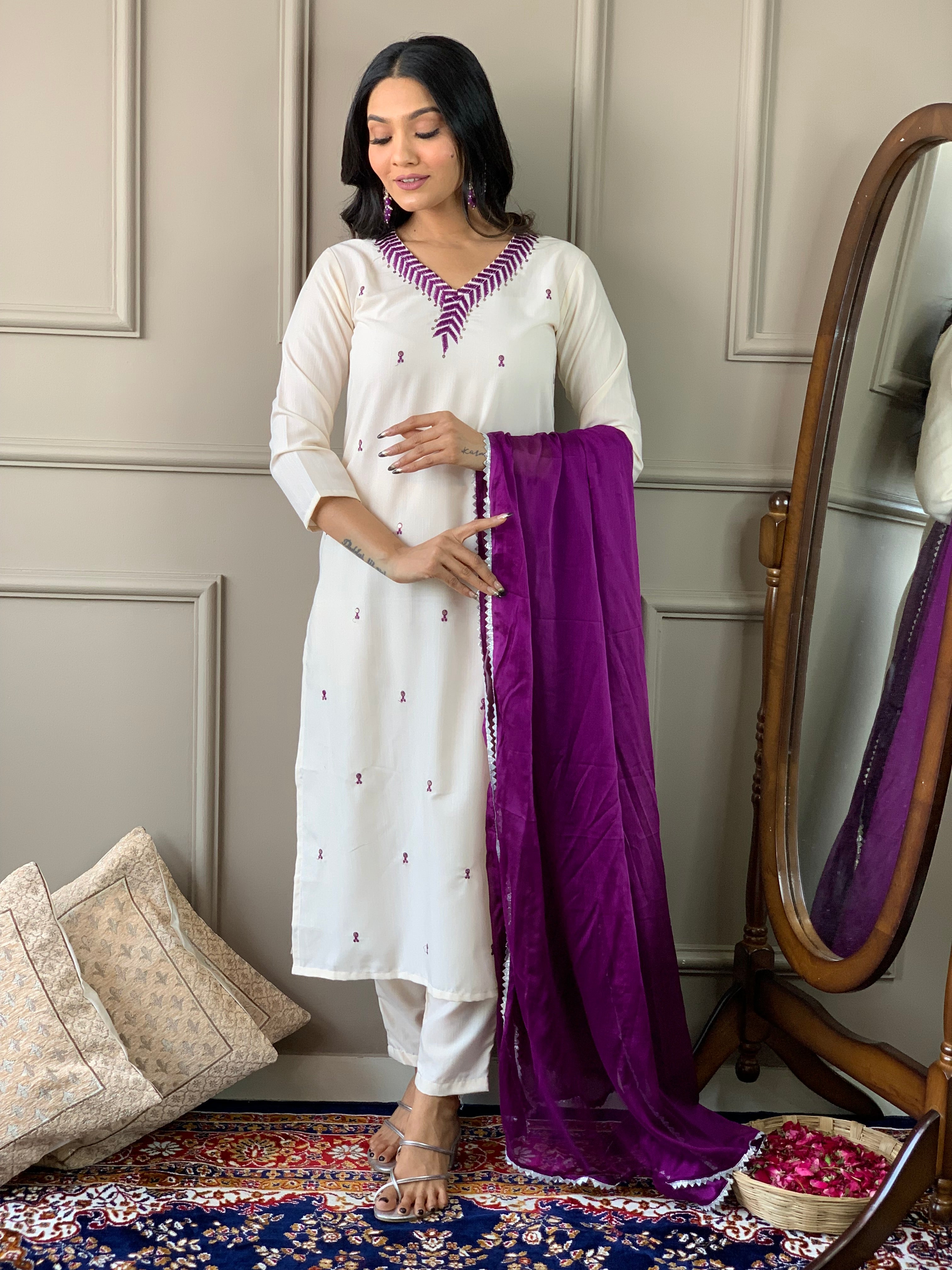Women Embroidered Rayon Slub kurta set