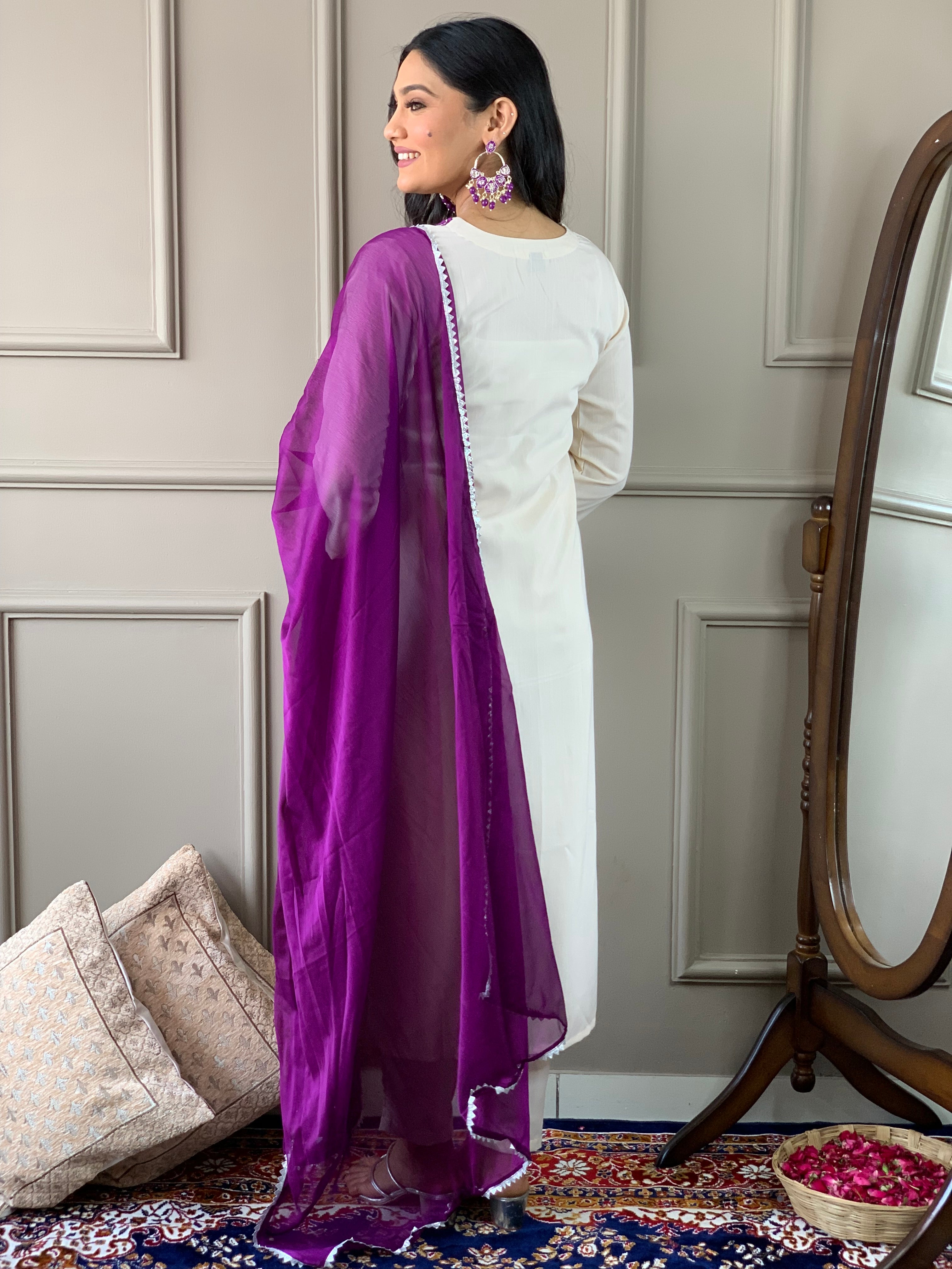 Women Embroidered Rayon Slub kurta set