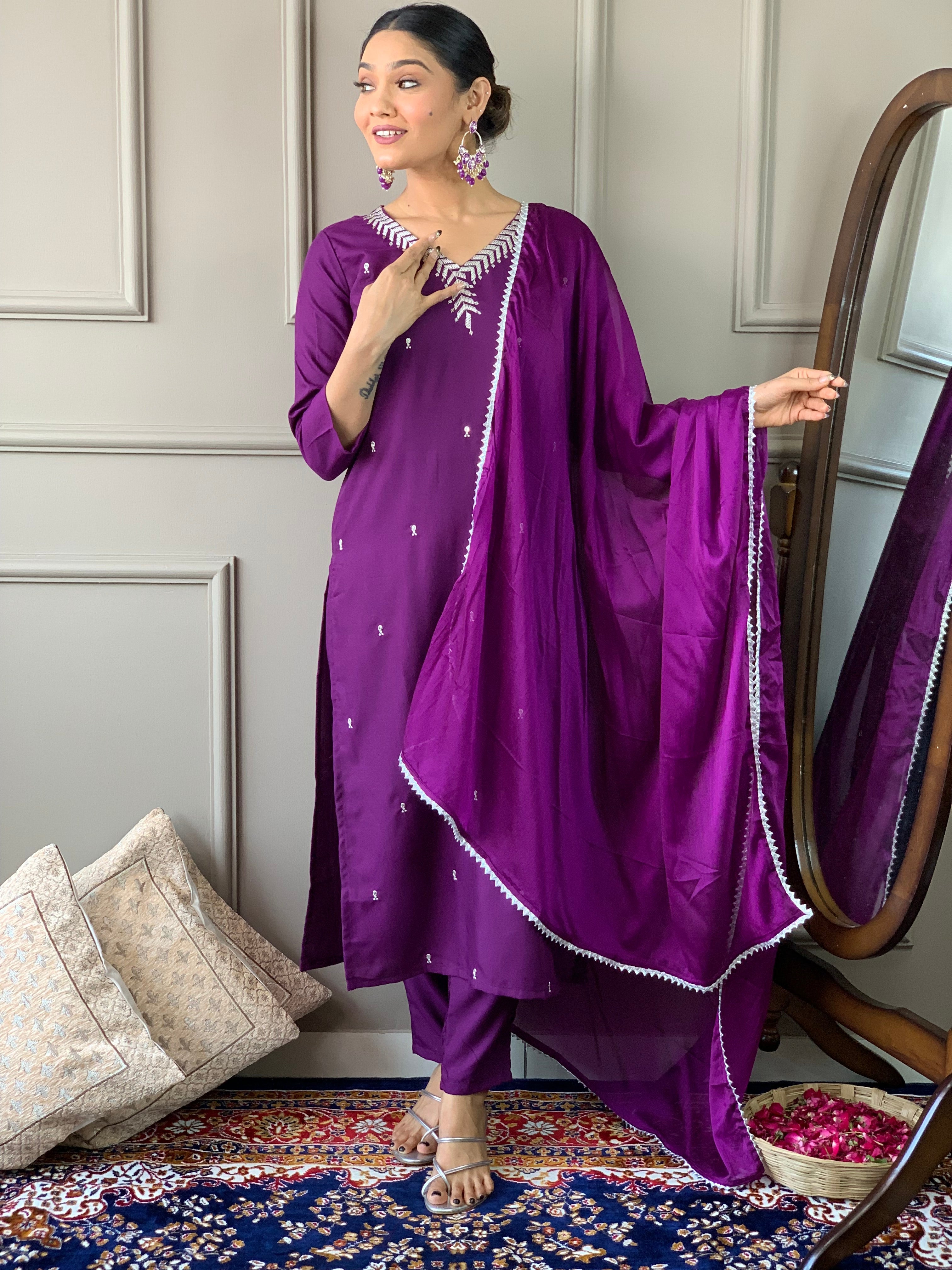 Women Embroidered Rayon Slub kurta set
