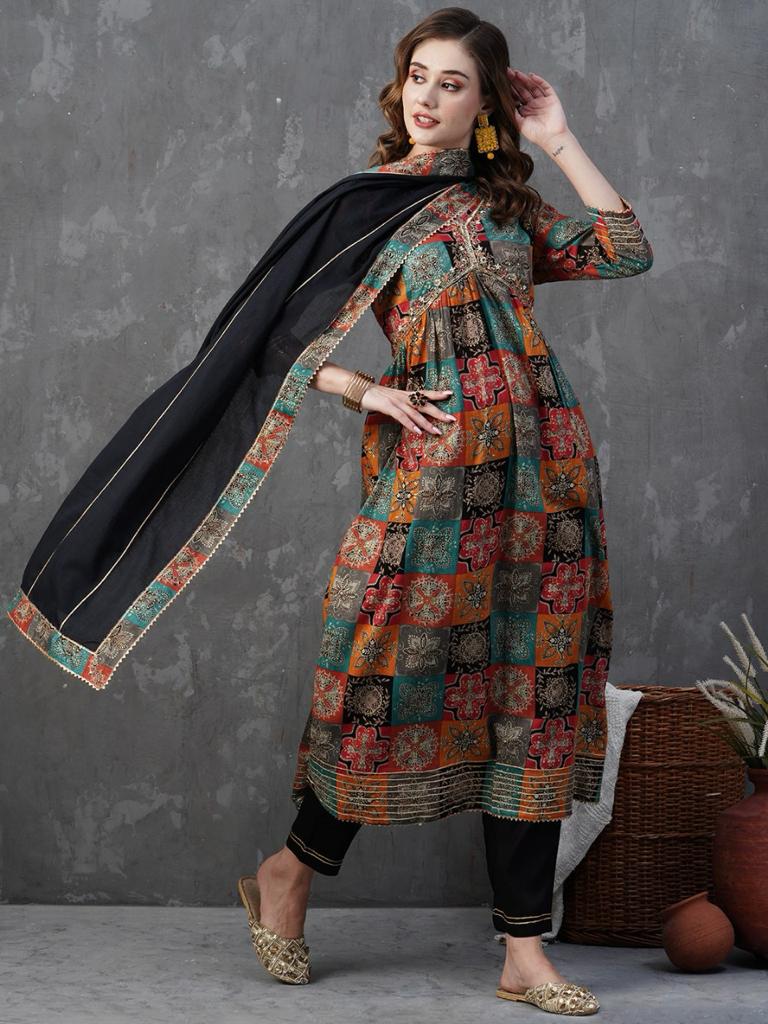 WOMEN Embrodairy AND PRINT KURTA SET