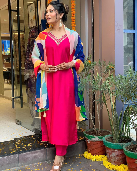WOMEN EMBRODAIRY ANARKALI KURTA SET