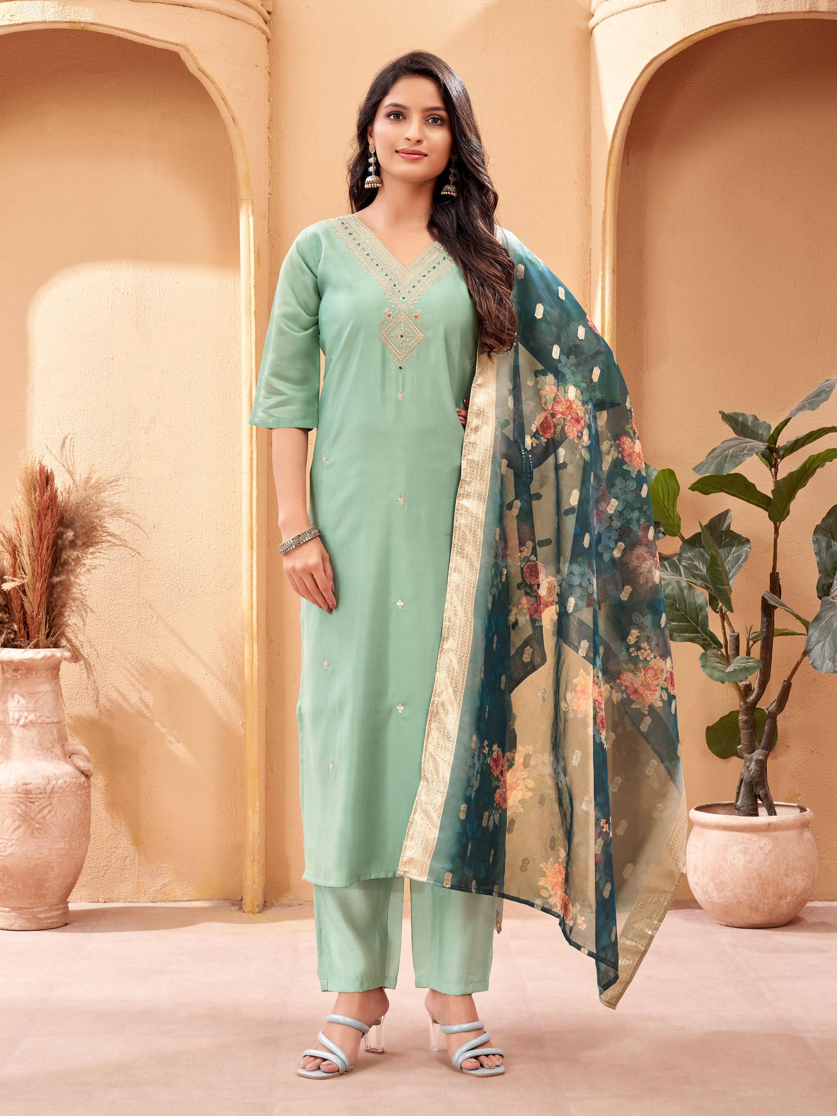WOMEN Embrodairy Stright Kurta Set