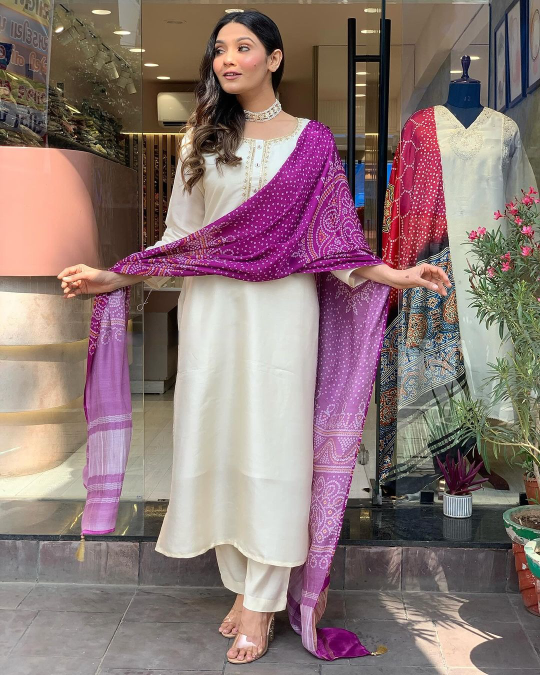 Ethnic Motifs Embroidered Thread Work Detail Straight Kurta & Trousers With Dupatta