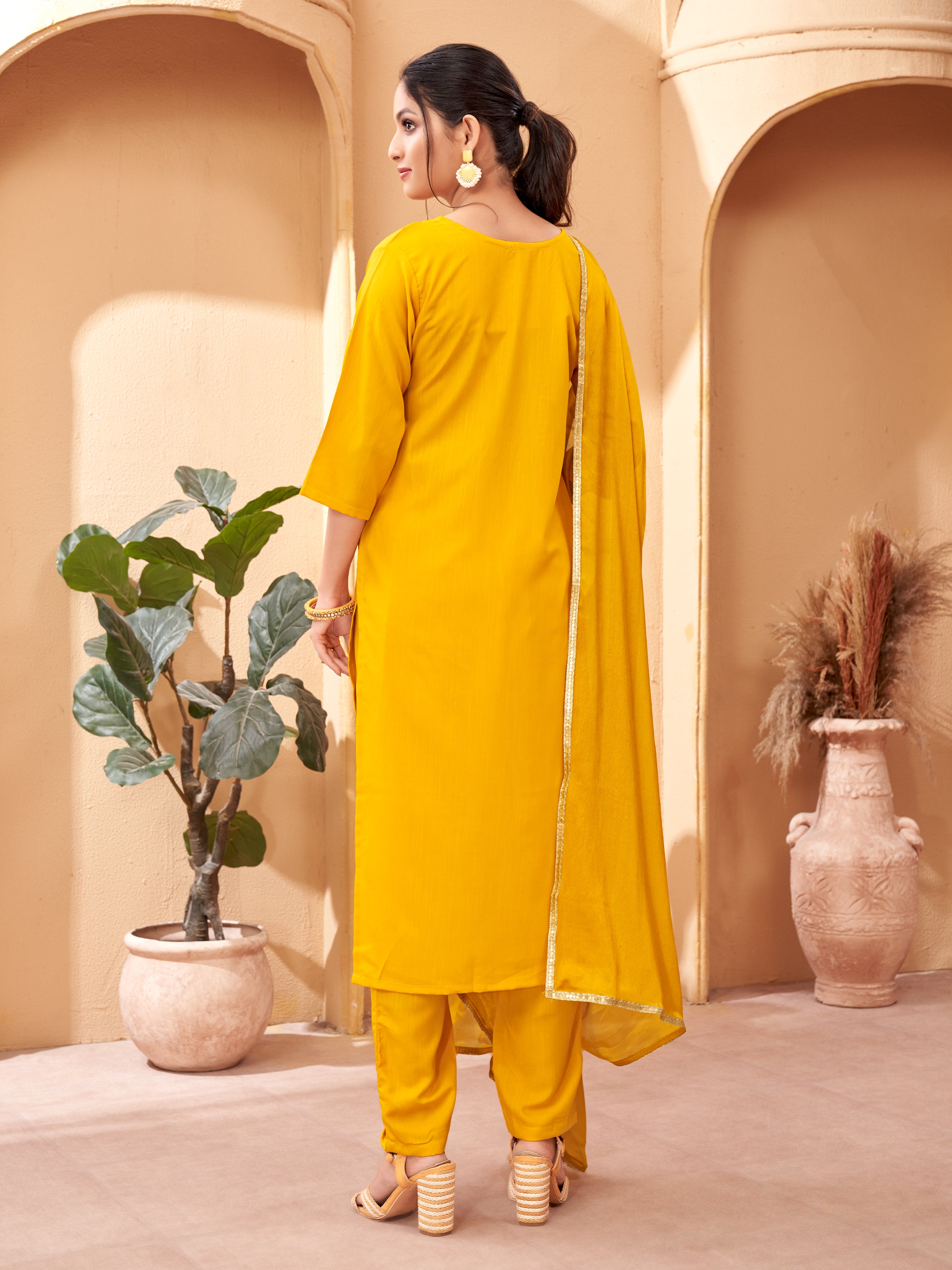 WOMEN Embrodairy Stright Kurta Set