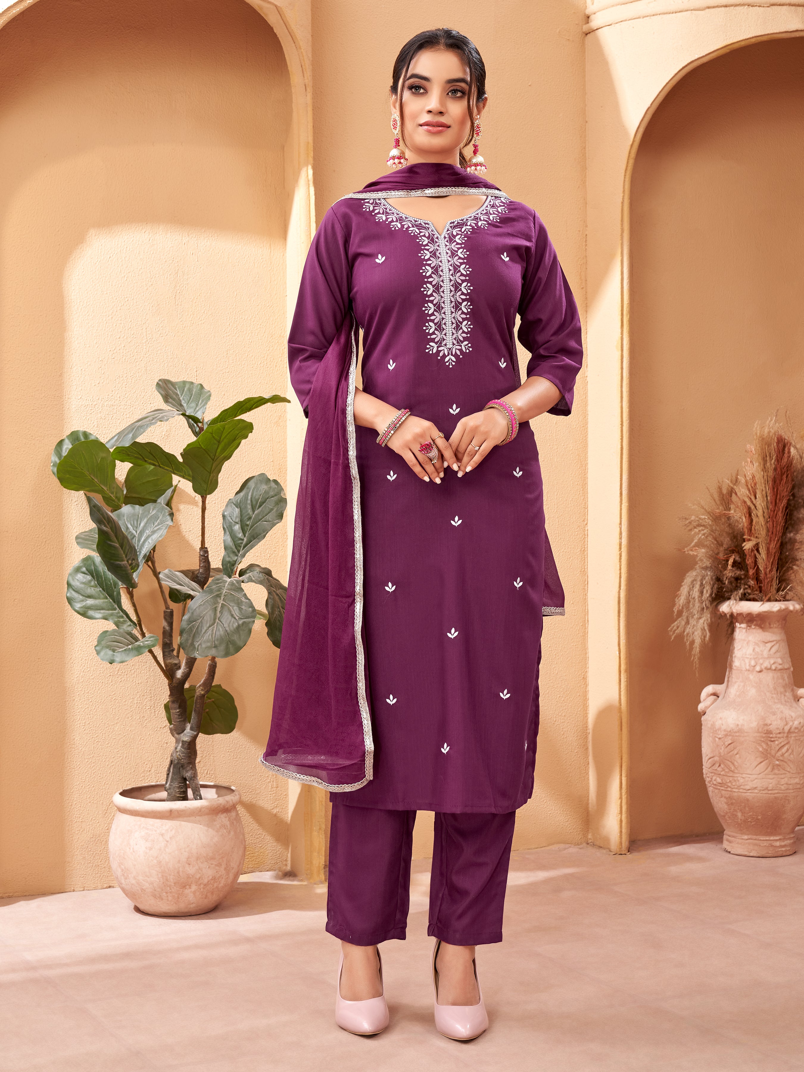 WOMEN Embrodairy Stright Kurta Set