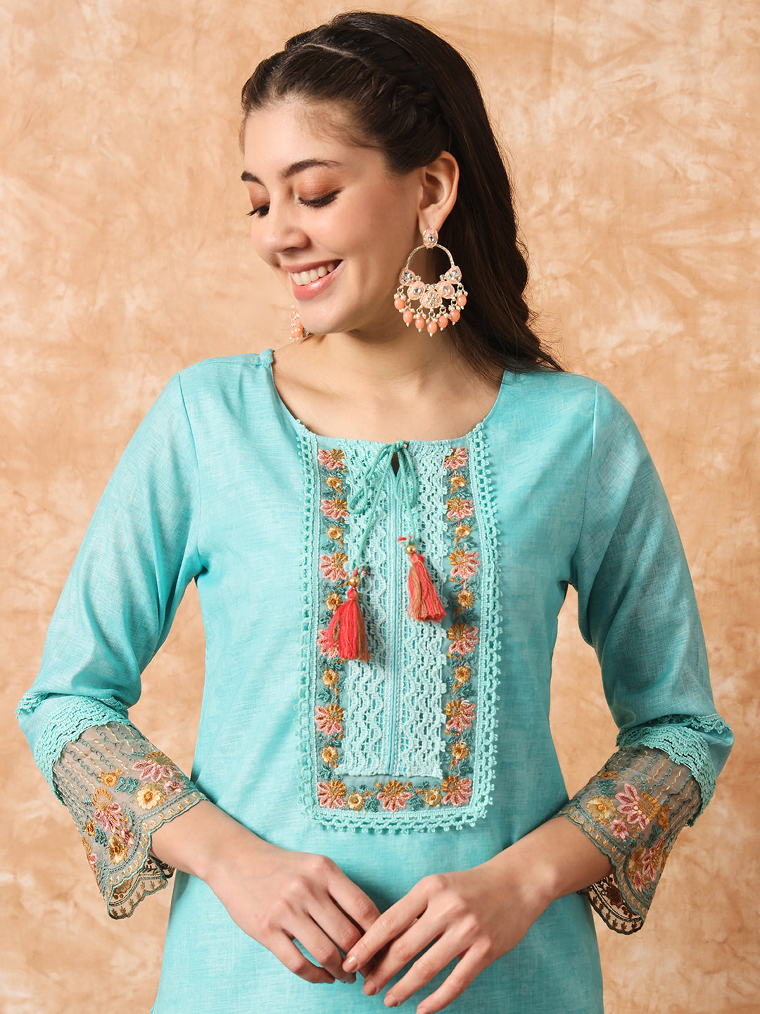 Women Embroidered Linen Cotton Kurta Set