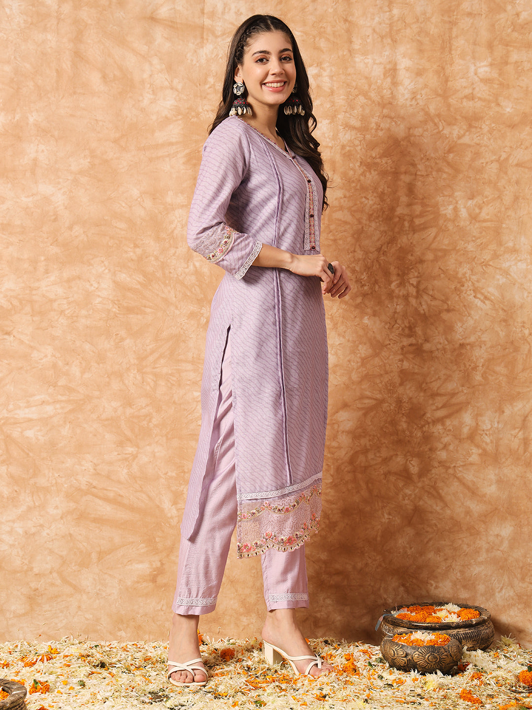 Women Embroidered Linen Cotton Kurta Set