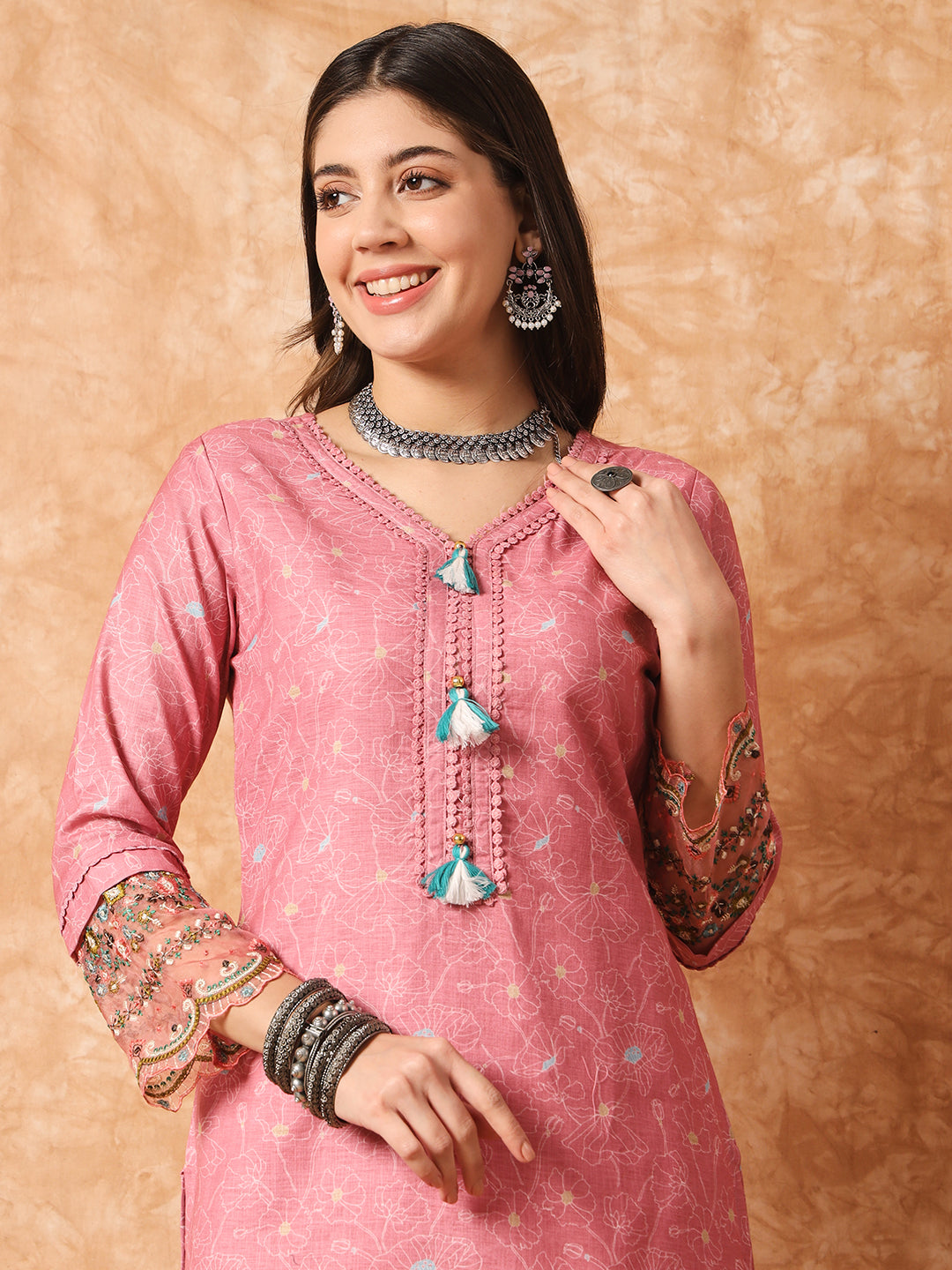 Women Embroidered Linen Cotton Kurta Set