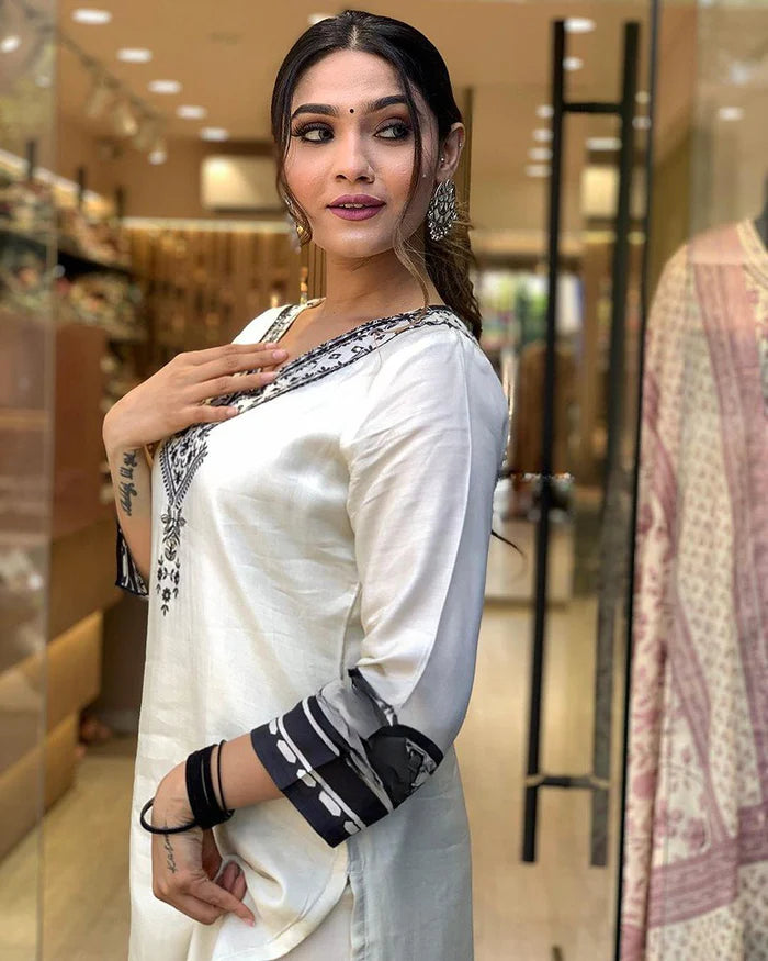 WOMEN Embrodairy Stright Kurta Set