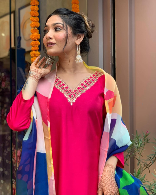 WOMEN EMBRODAIRY ANARKALI KURTA SET
