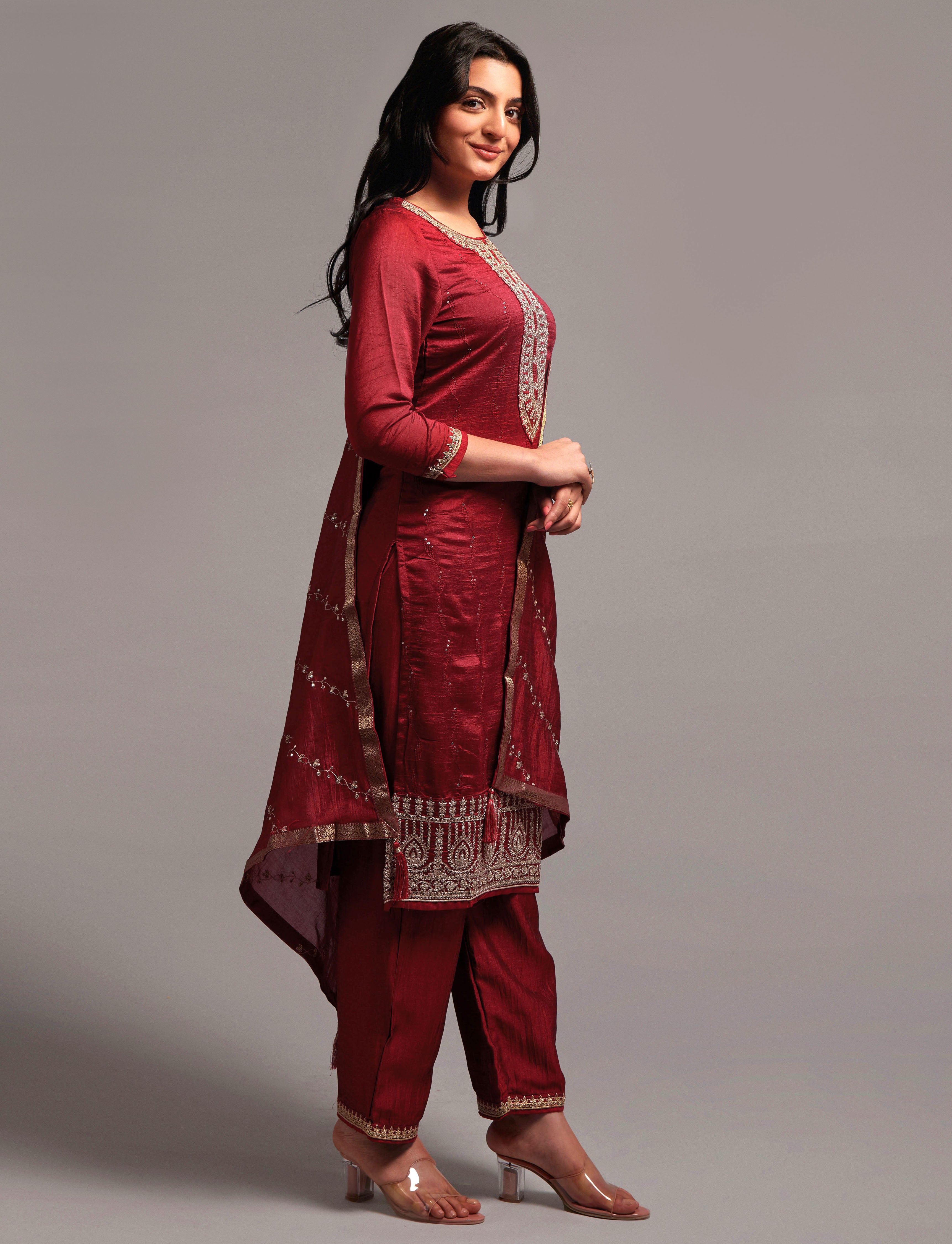 Women Sequin Embroidered Silk Blend kurta set