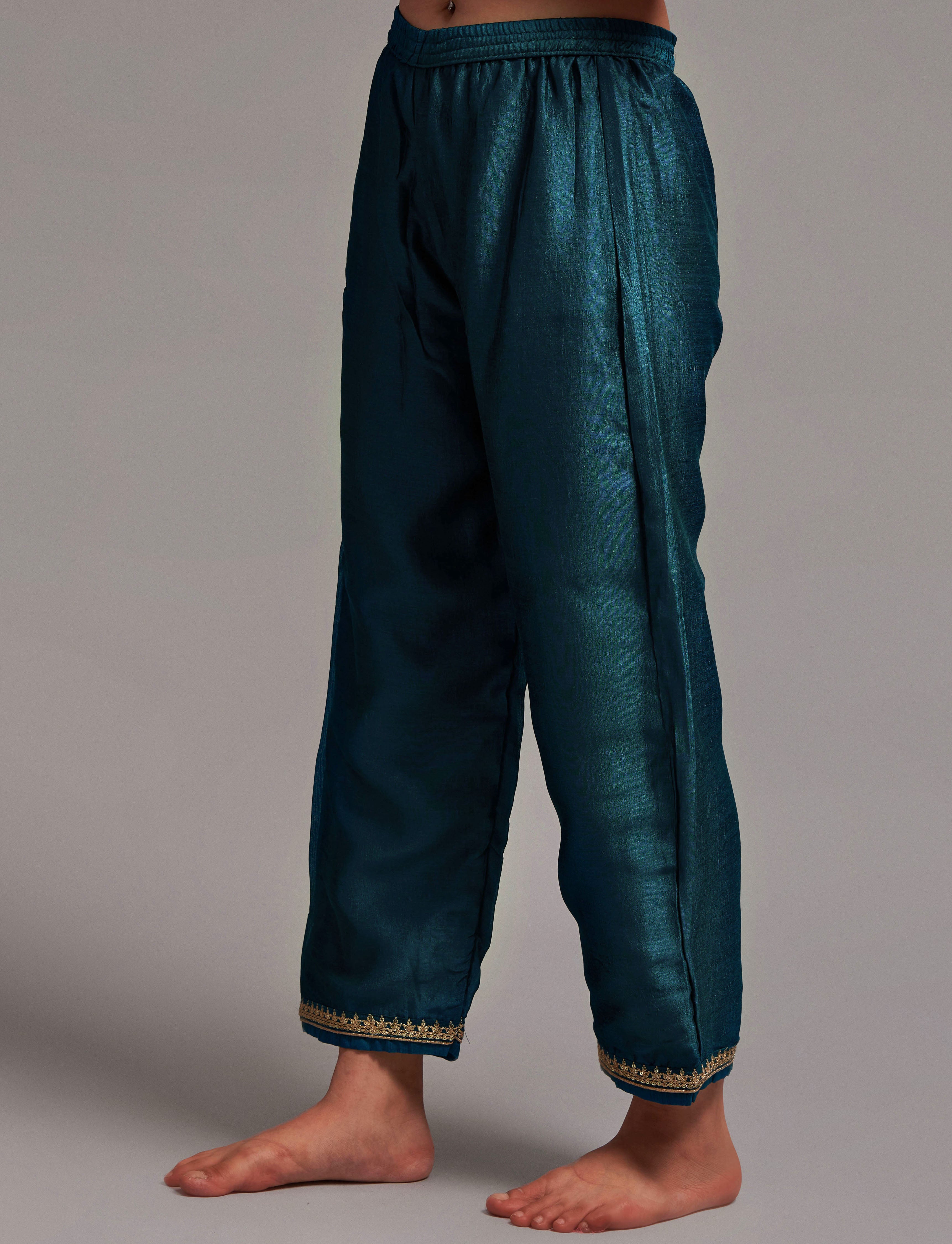 Women Sequin Embroidered Silk Blend kurta set