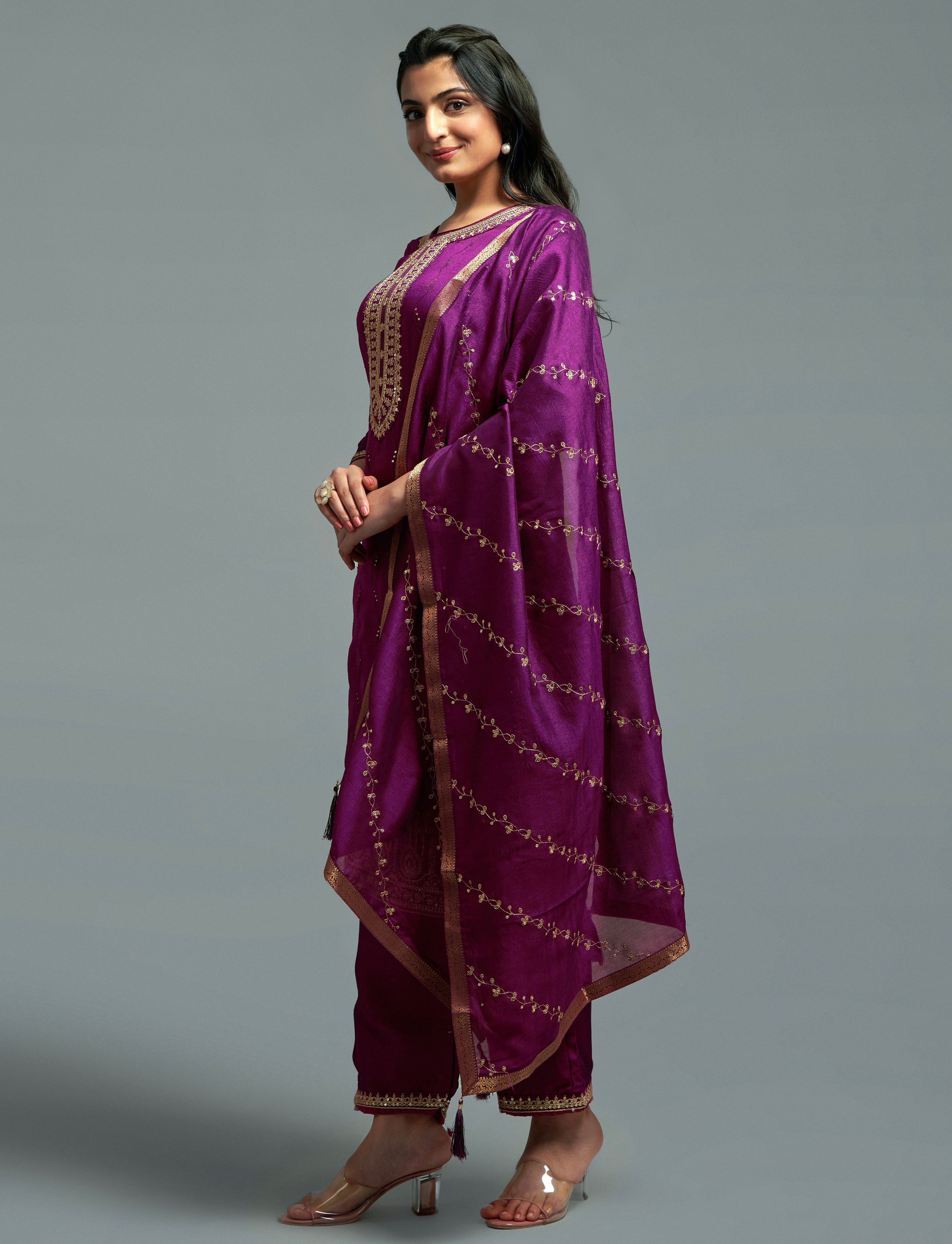 Women Sequin Embroidered Silk Blend kurta set