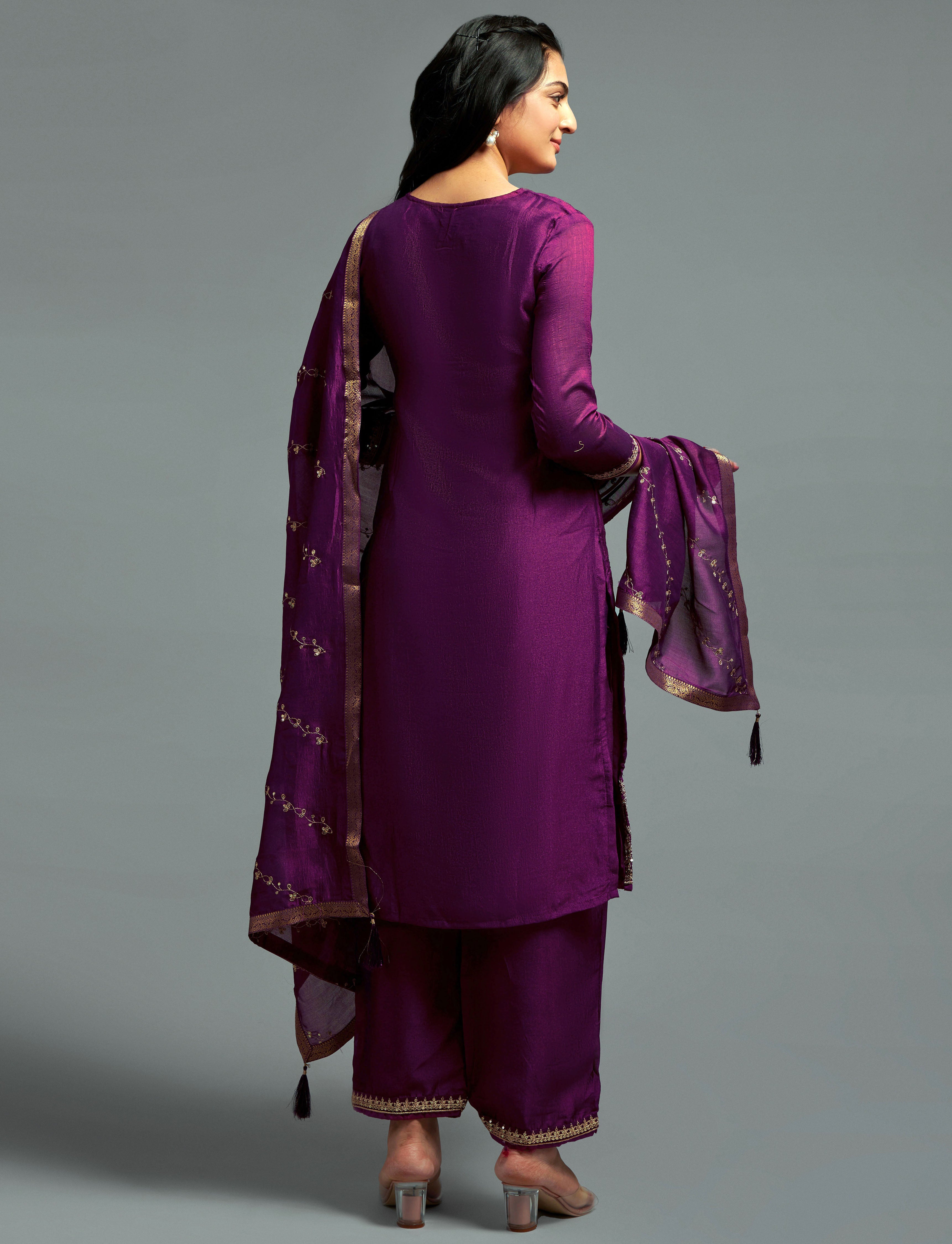 Women Sequin Embroidered Silk Blend kurta set