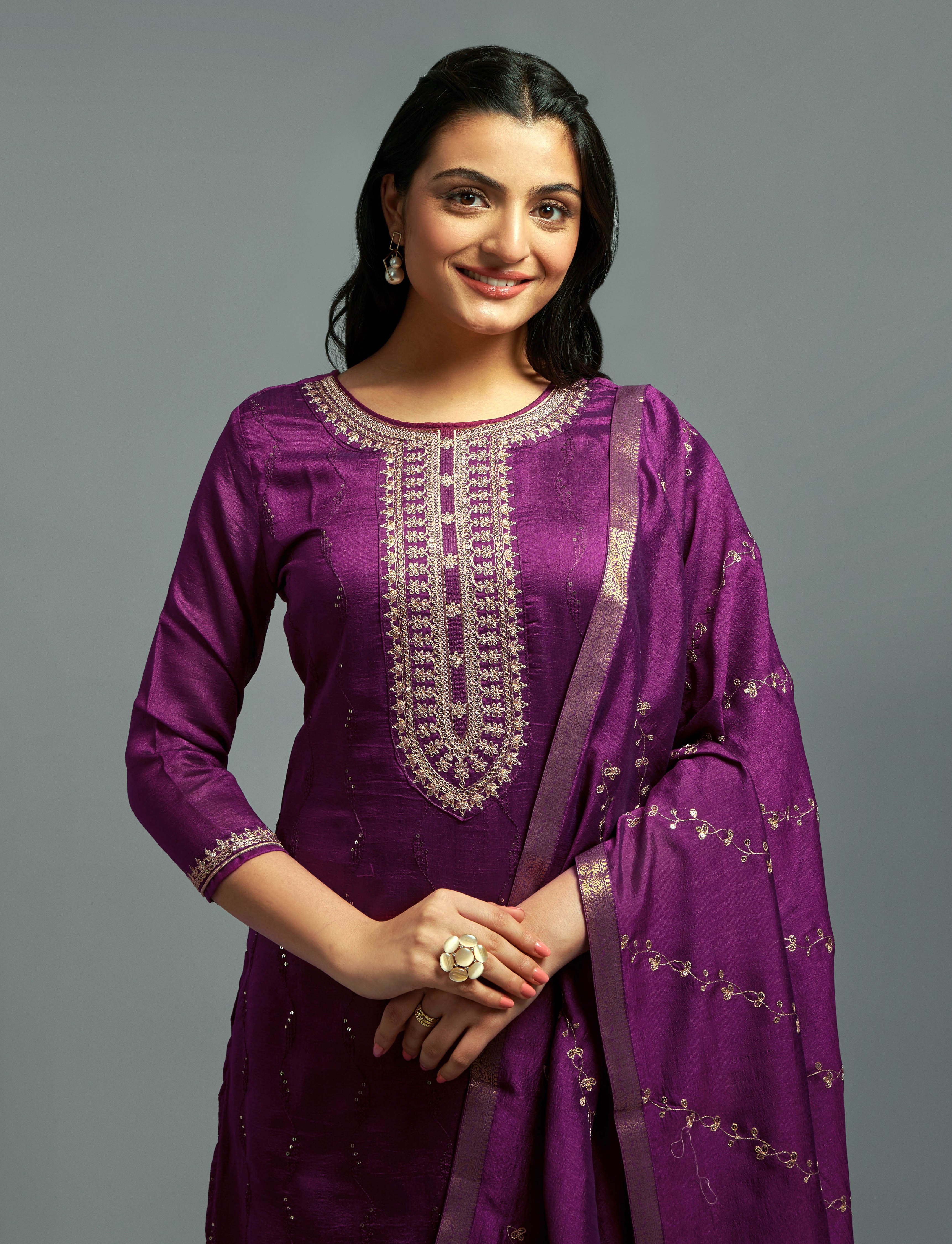 Women Sequin Embroidered Silk Blend kurta set