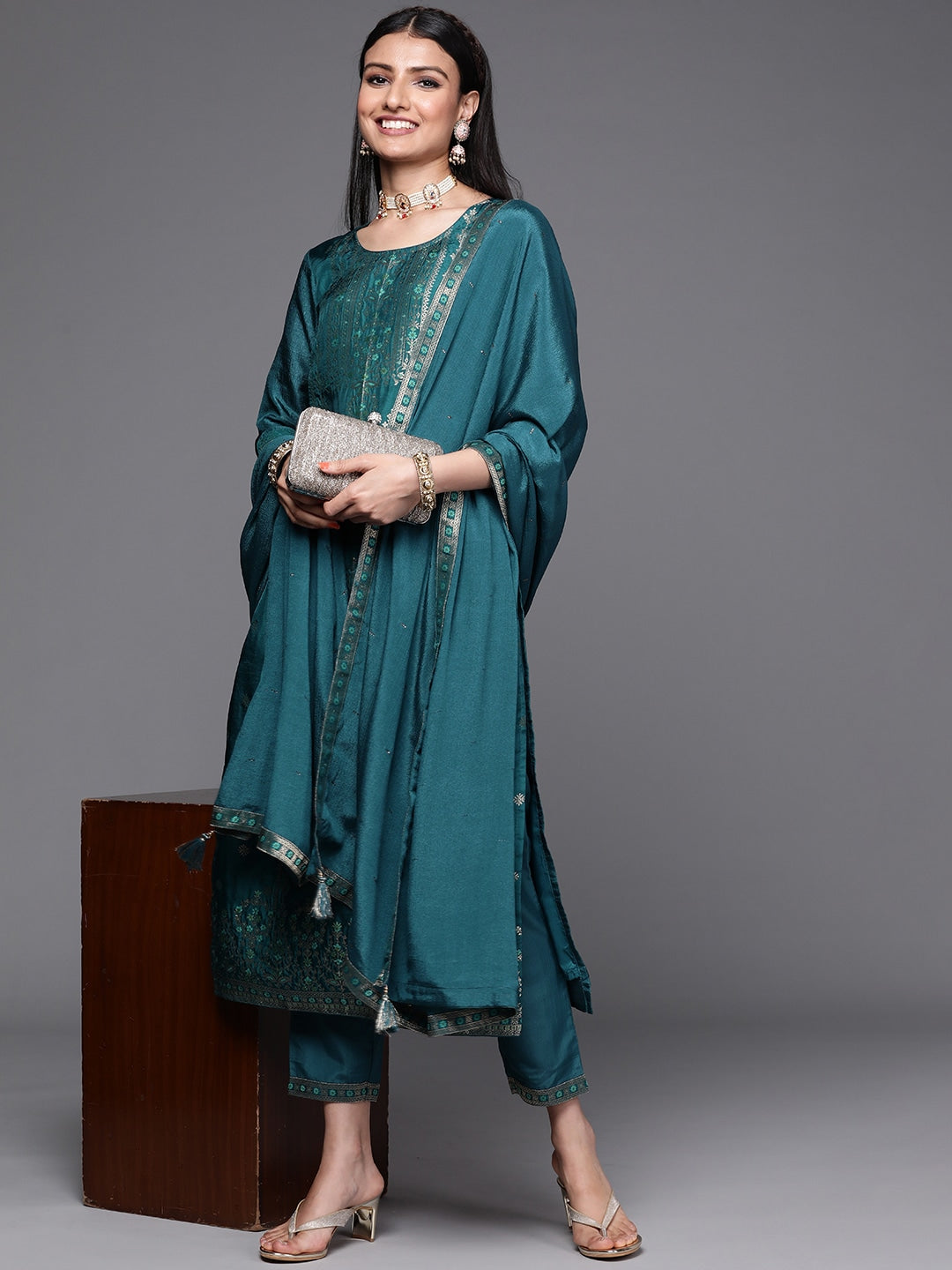 Women Special Jacquard Work Kurta Set And Dupatta