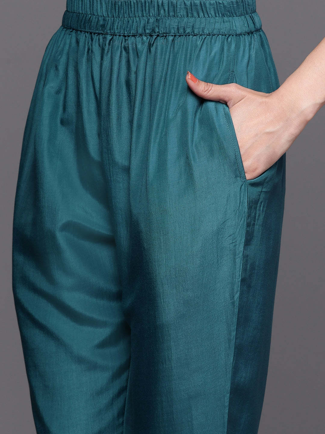 Women Special Jacquard Work Kurta Set And Dupatta