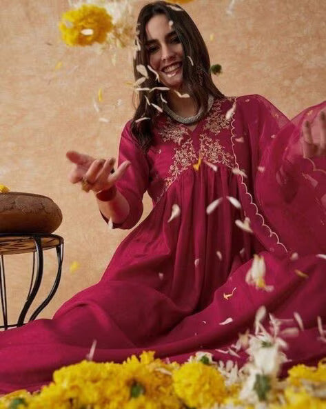 Women Kurta with Pant & Dupatta