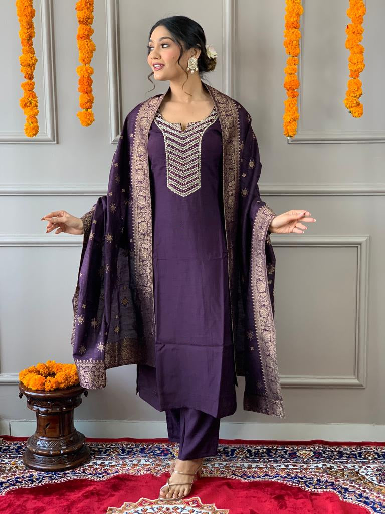 Embroidered Women Straight Kurta Set