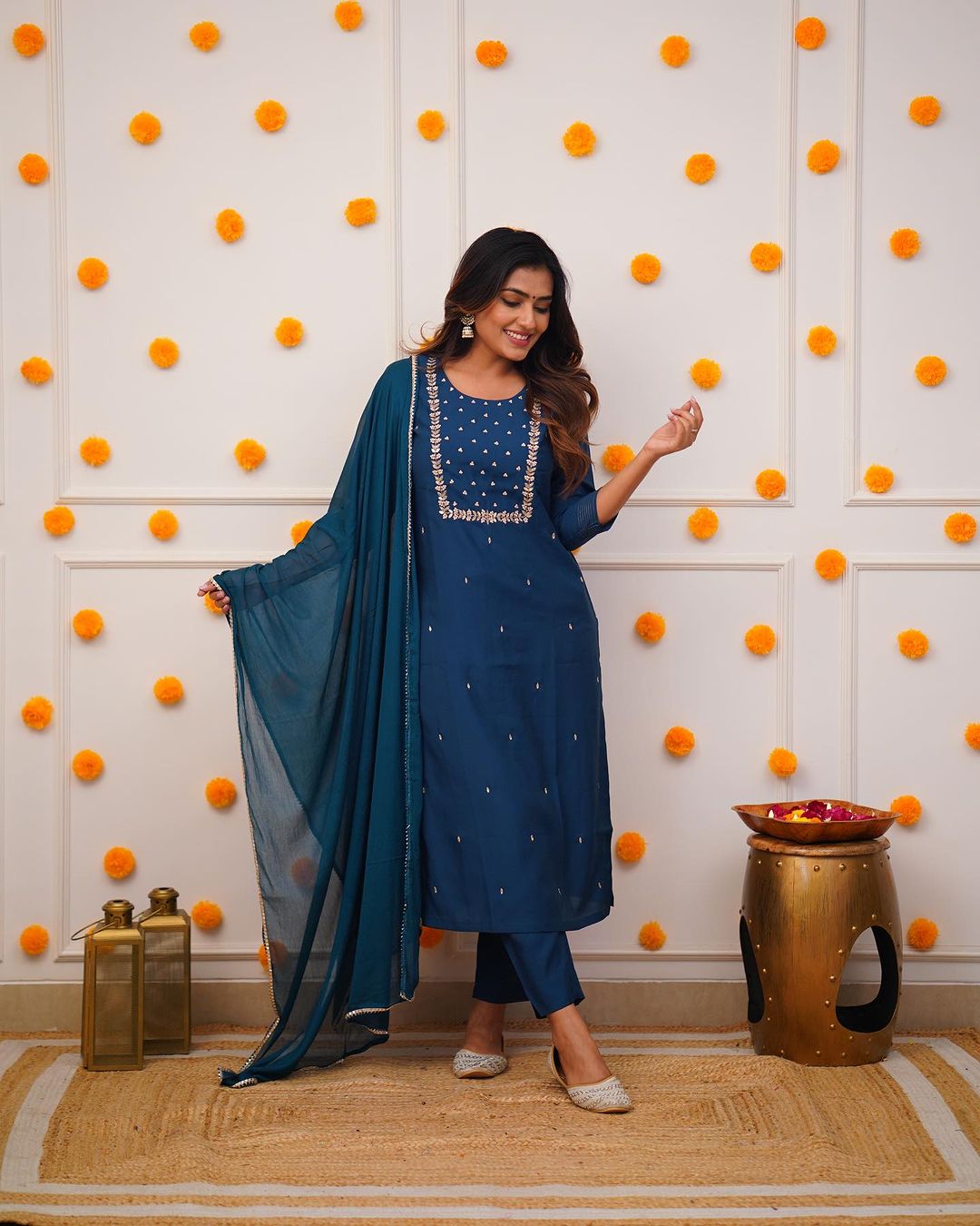 WOMEN EMBRODAIRY RAYON SLUB KURTA SET