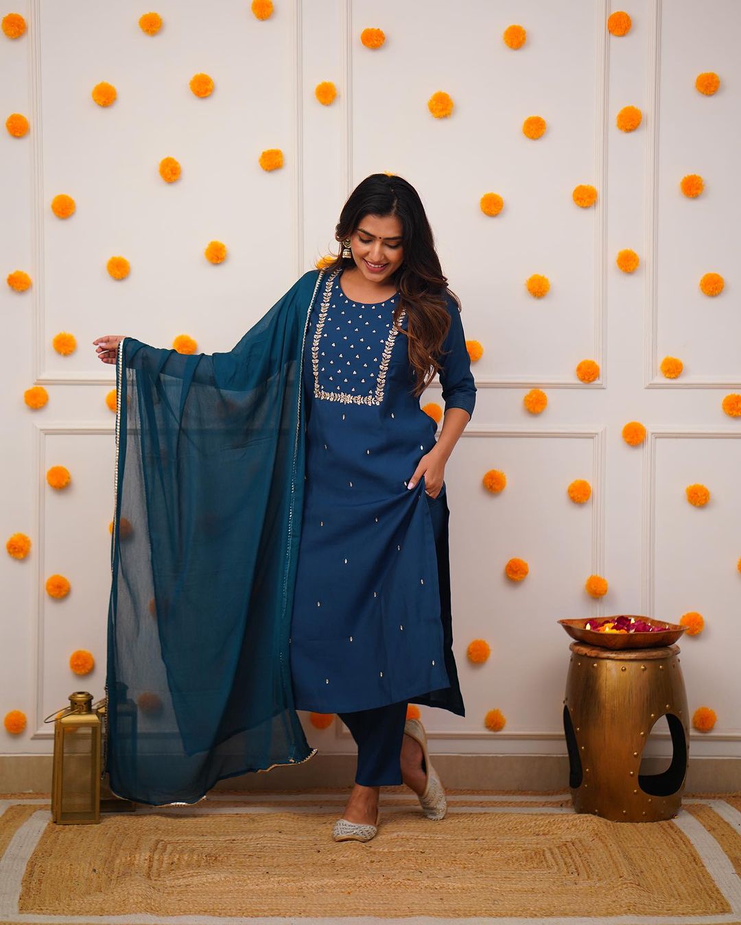 WOMEN EMBRODAIRY RAYON SLUB KURTA SET