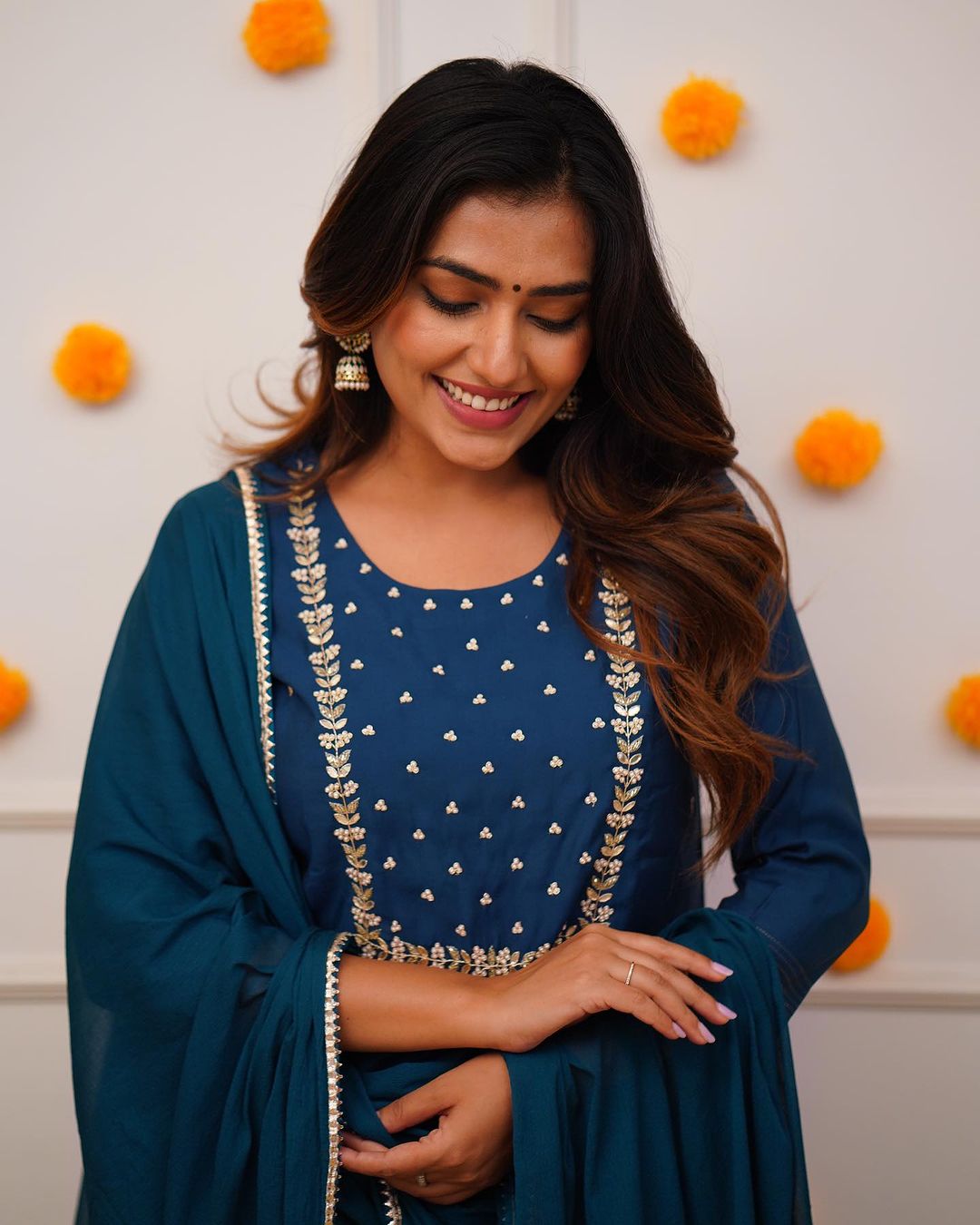WOMEN EMBRODAIRY RAYON SLUB KURTA SET