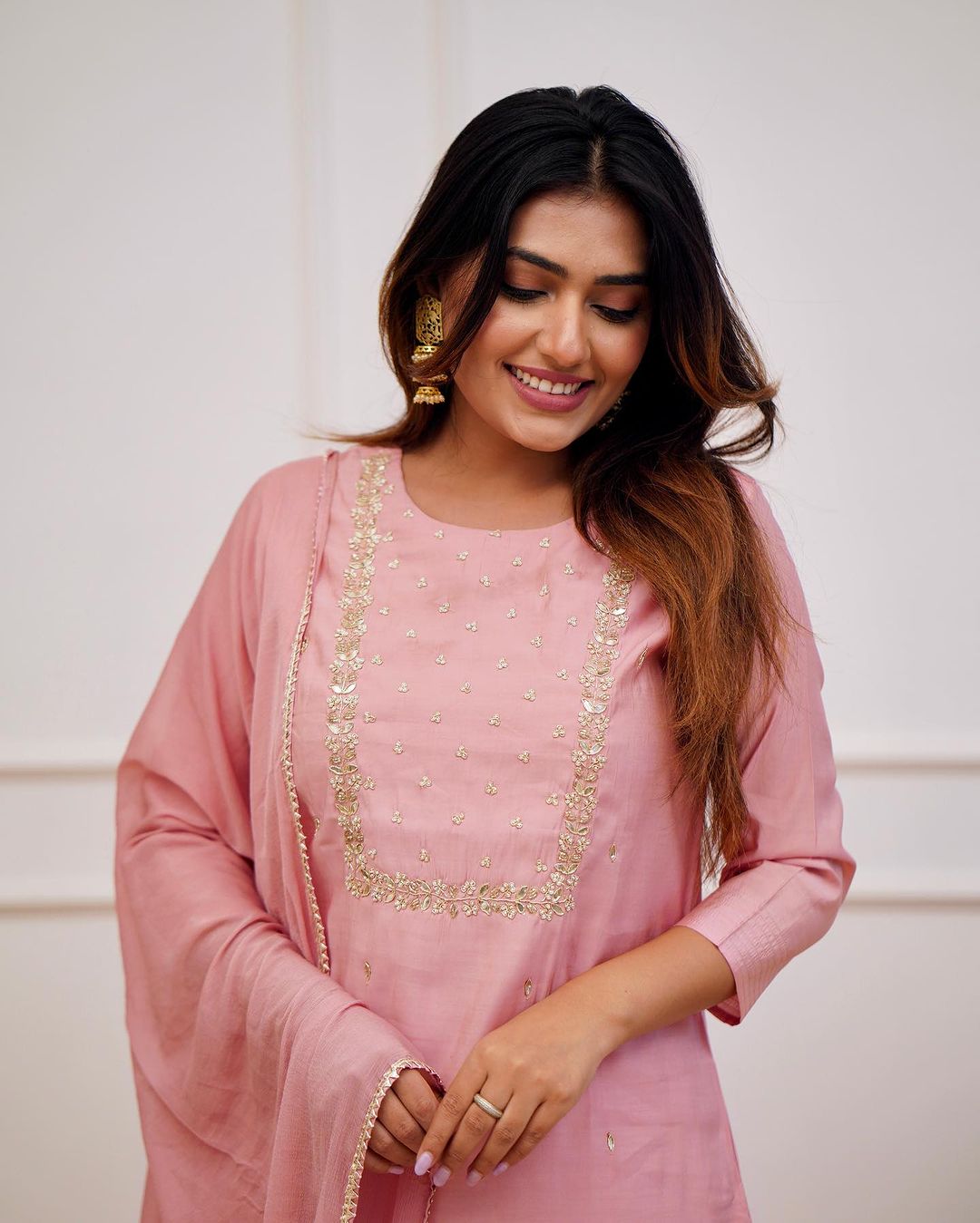 WOMEN EMBRODAIRY RAYON SLUB KURTA SET