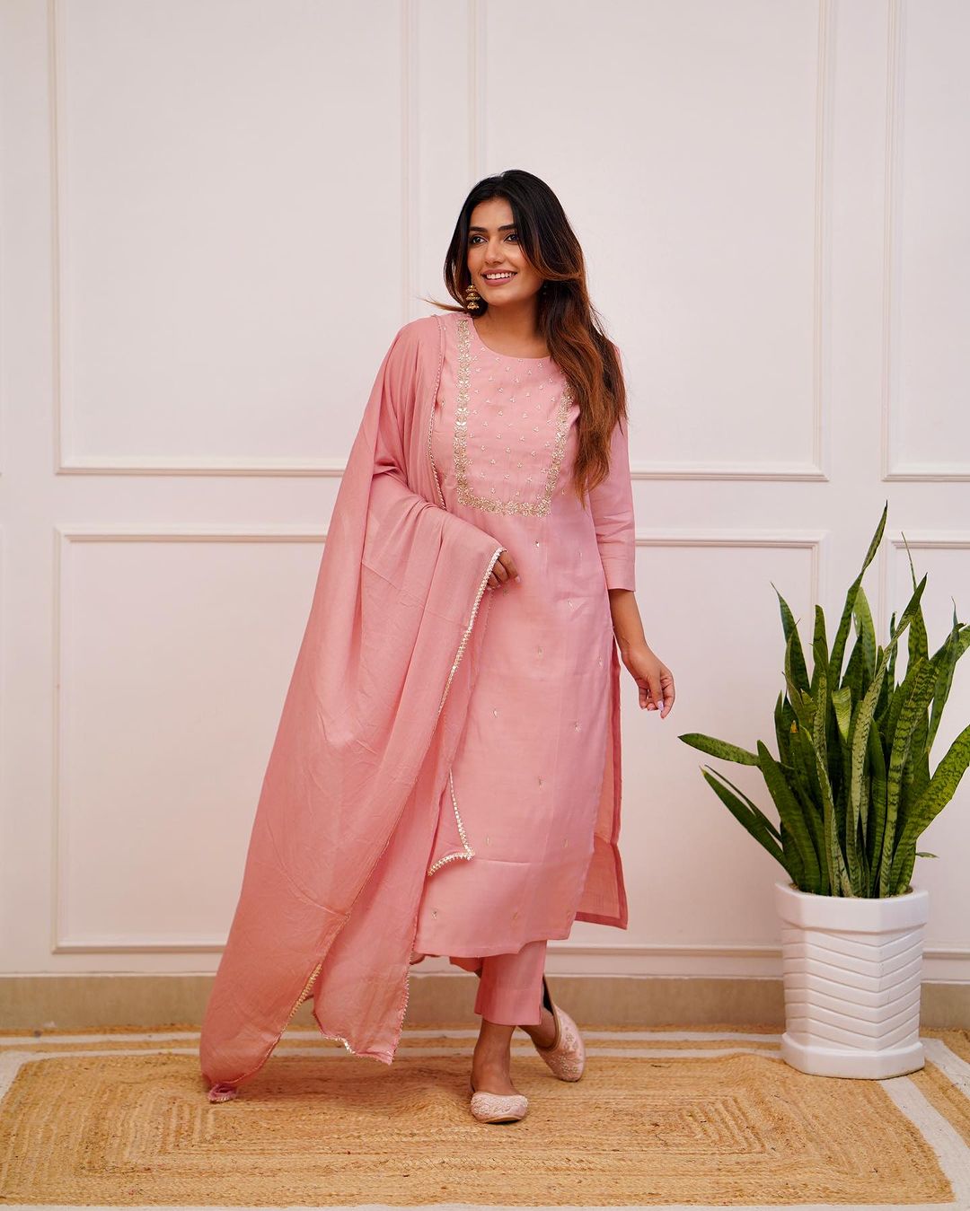 WOMEN EMBRODAIRY RAYON SLUB KURTA SET