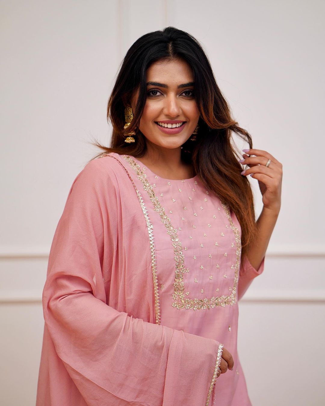 WOMEN EMBRODAIRY RAYON SLUB KURTA SET