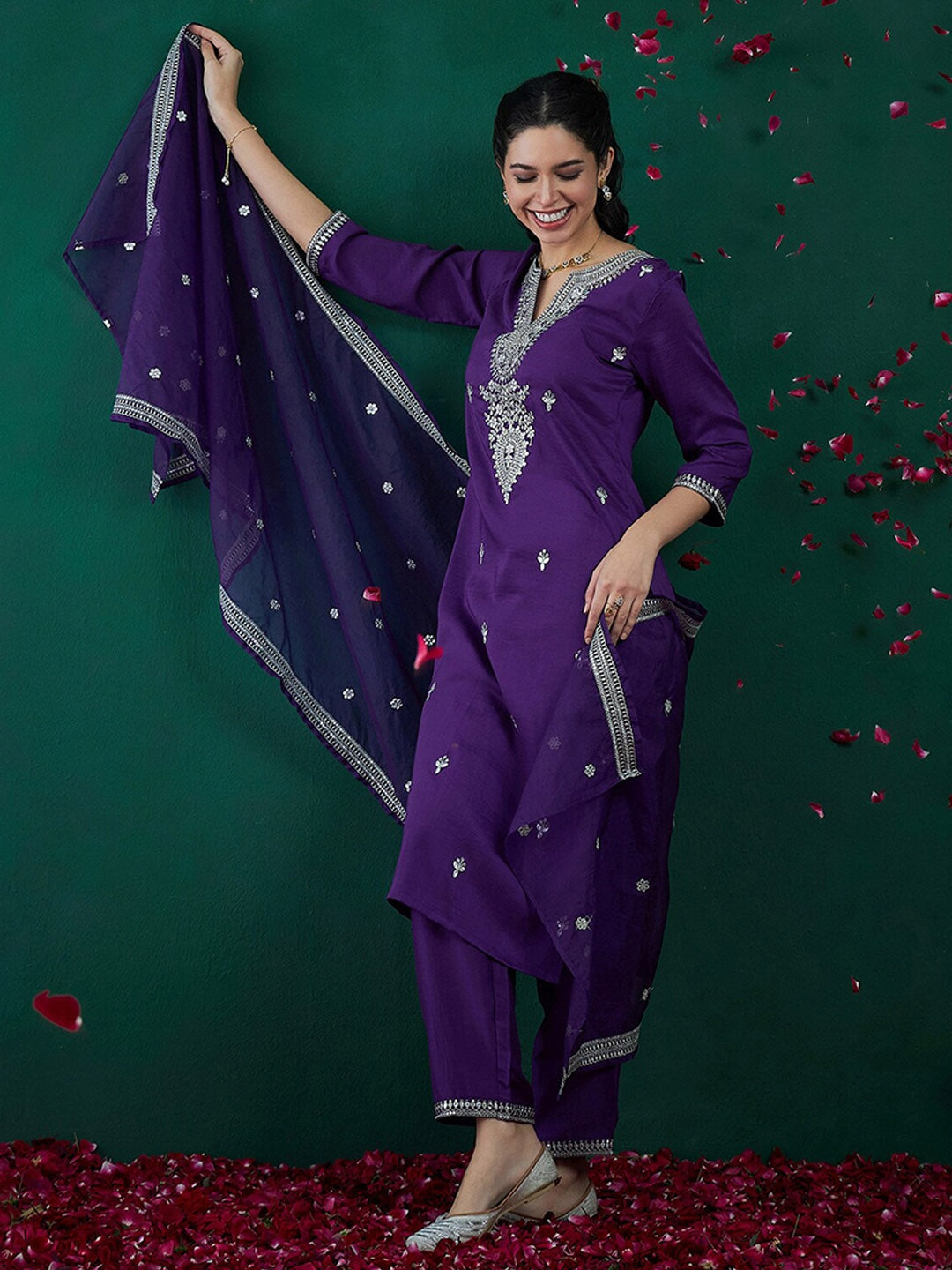 Women Embroidered VISCOSE CHANDERI kurta set