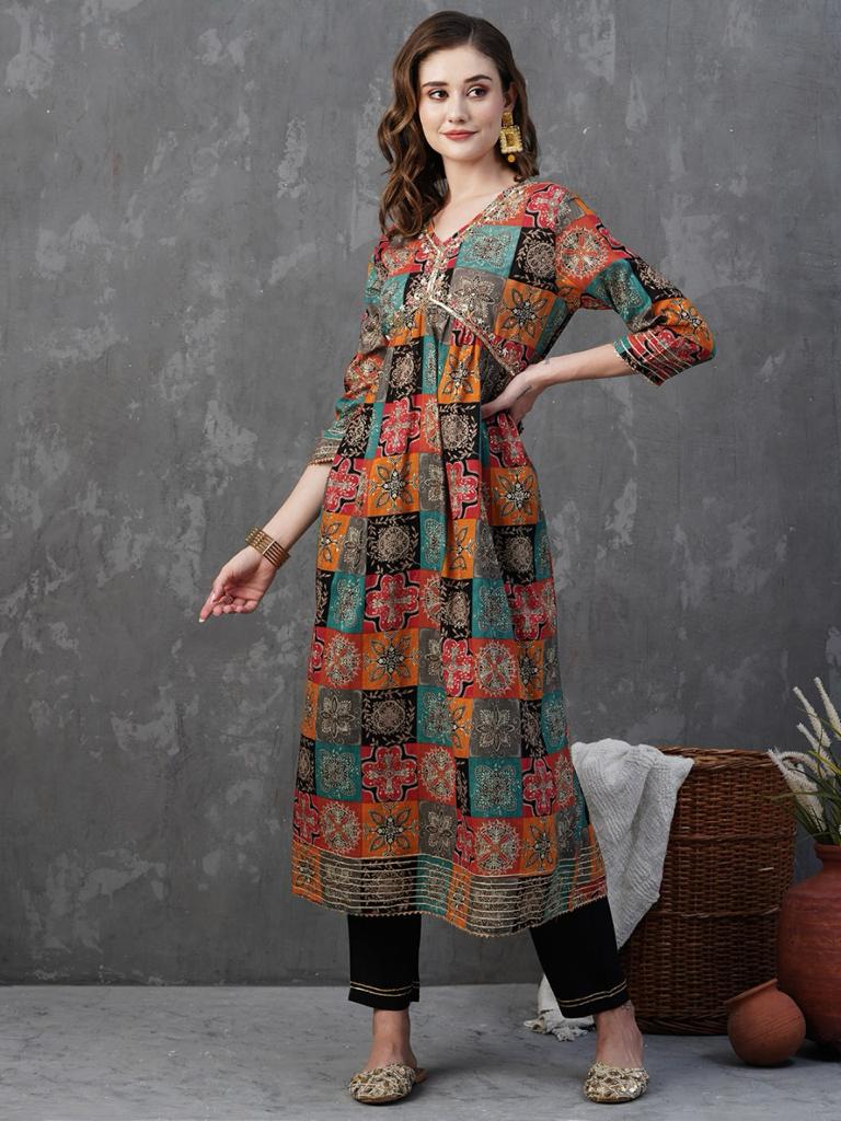 WOMEN Embrodairy AND PRINT KURTA SET
