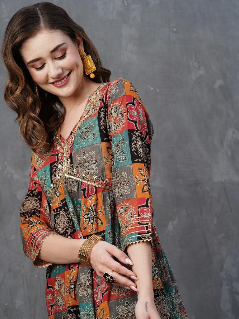 WOMEN Embrodairy AND PRINT KURTA SET