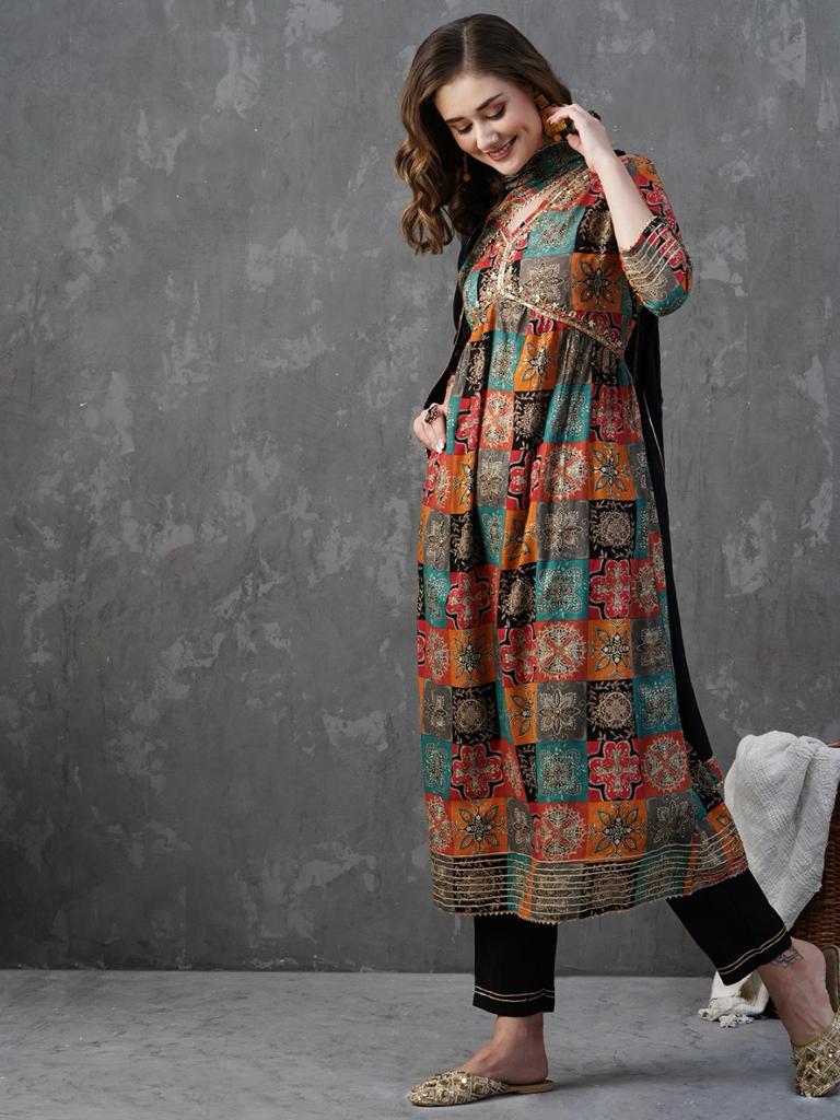 WOMEN Embrodairy AND PRINT KURTA SET