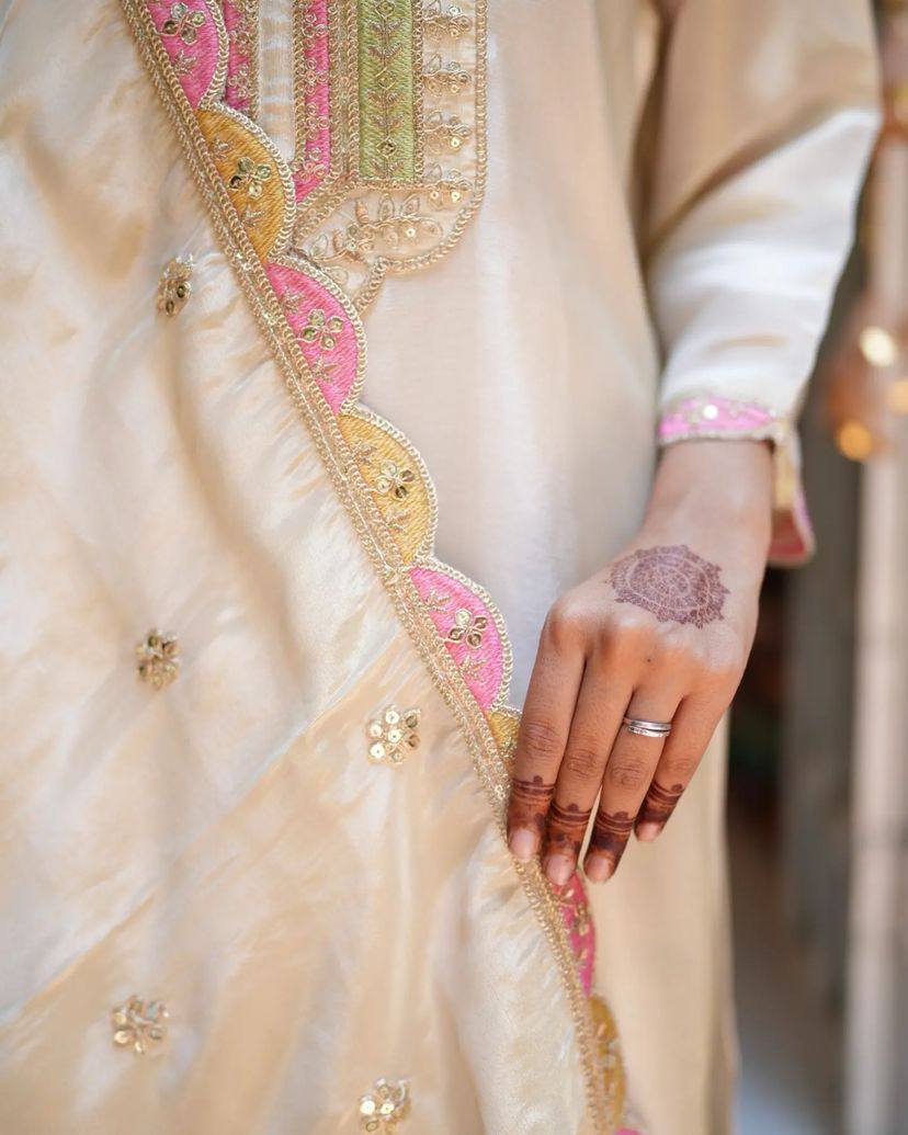 Women Embroidered PURE Vicose Chanderi kurta set