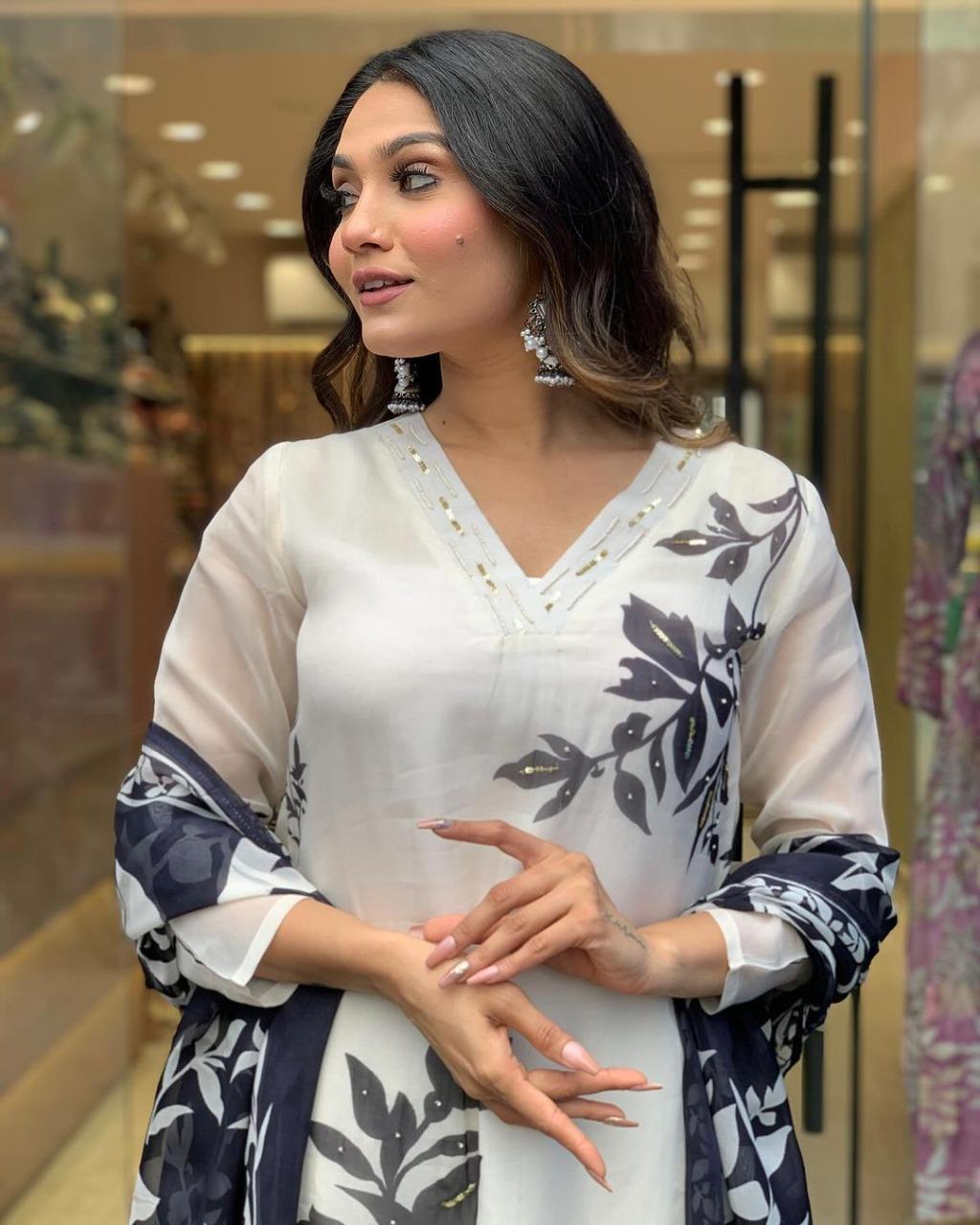 Women Leaf Print Straight Kurta Suit Set
