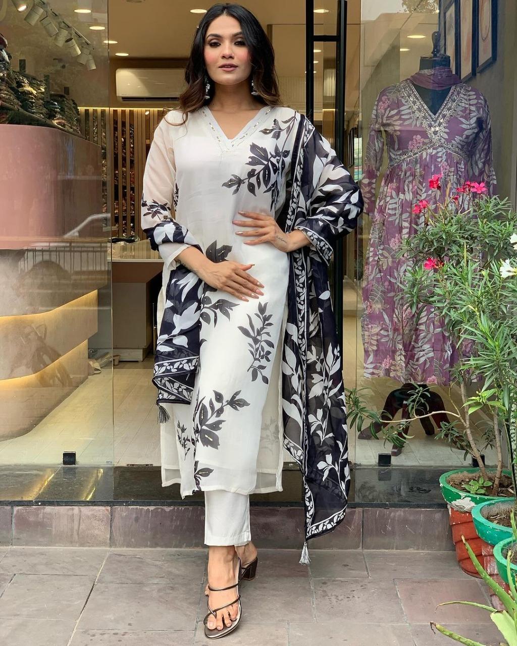 Women Leaf Print Straight Kurta Suit Set